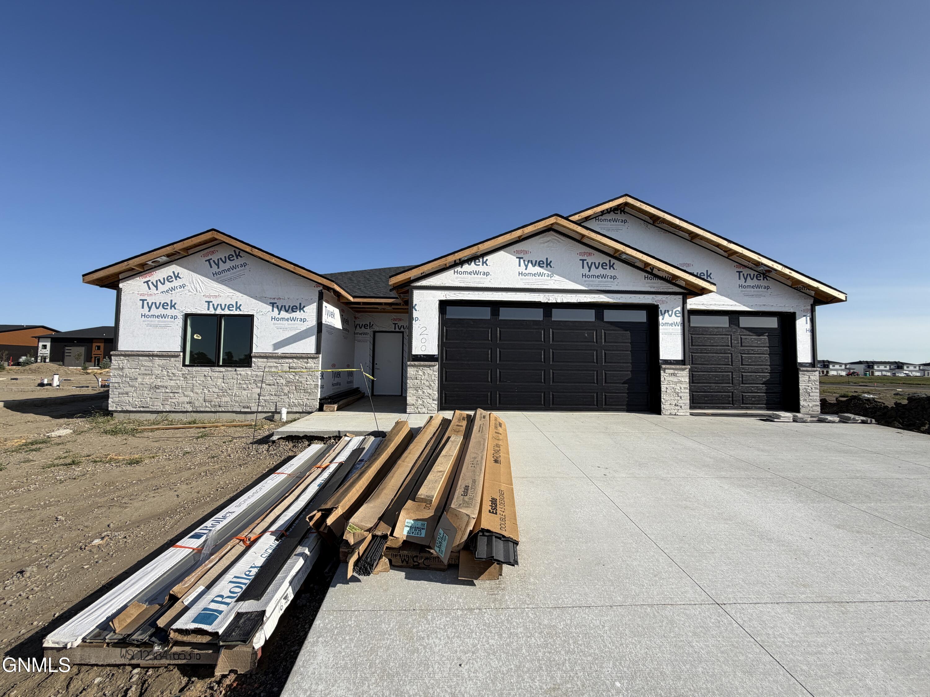 200 Paradise Drive, Bismarck, ND 58504