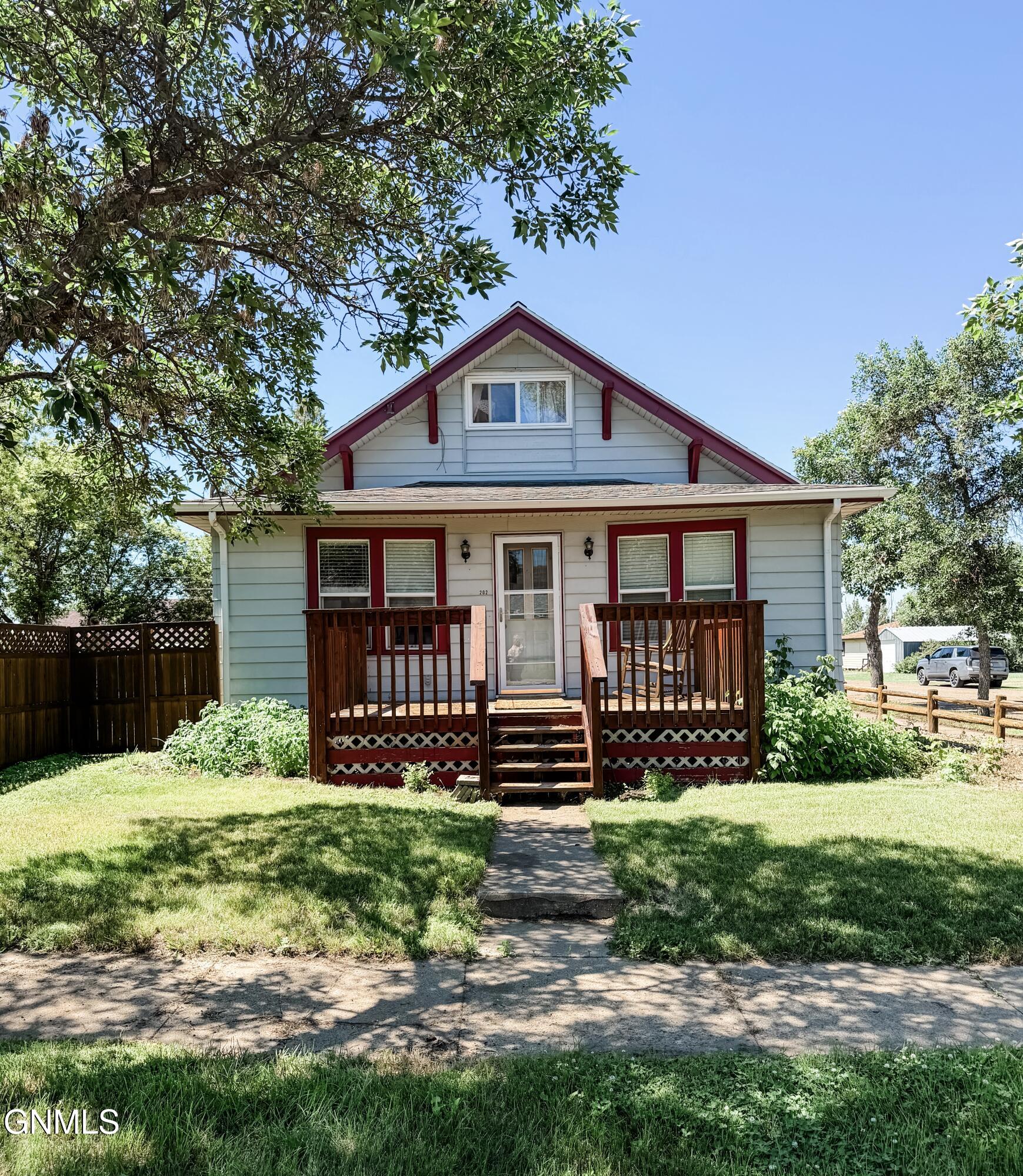 202 2nd Avenue S, Medicine Lake, MT 59247