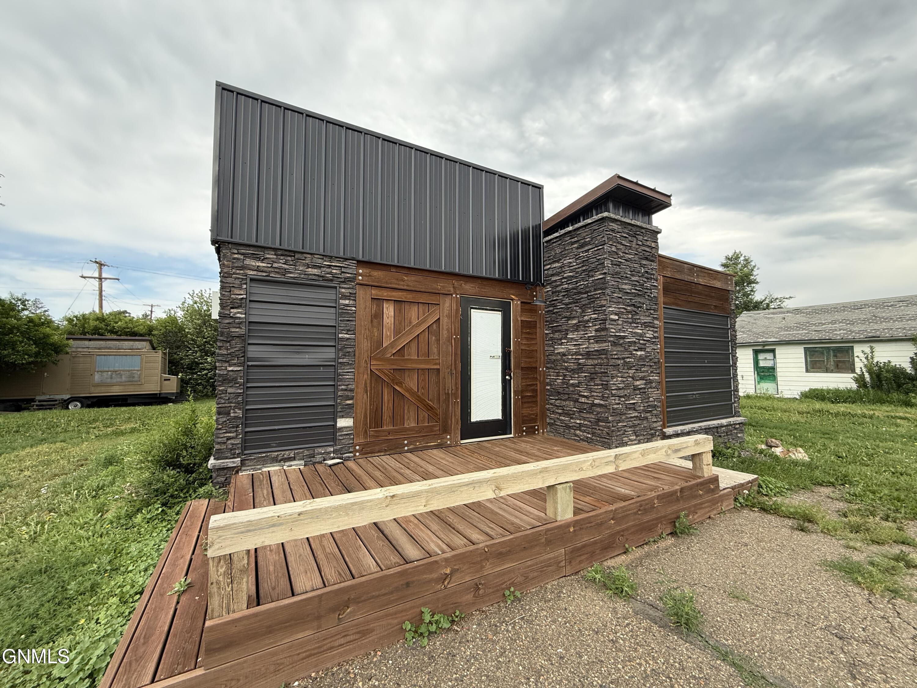 820 Elk Street, Alexander, ND 58831