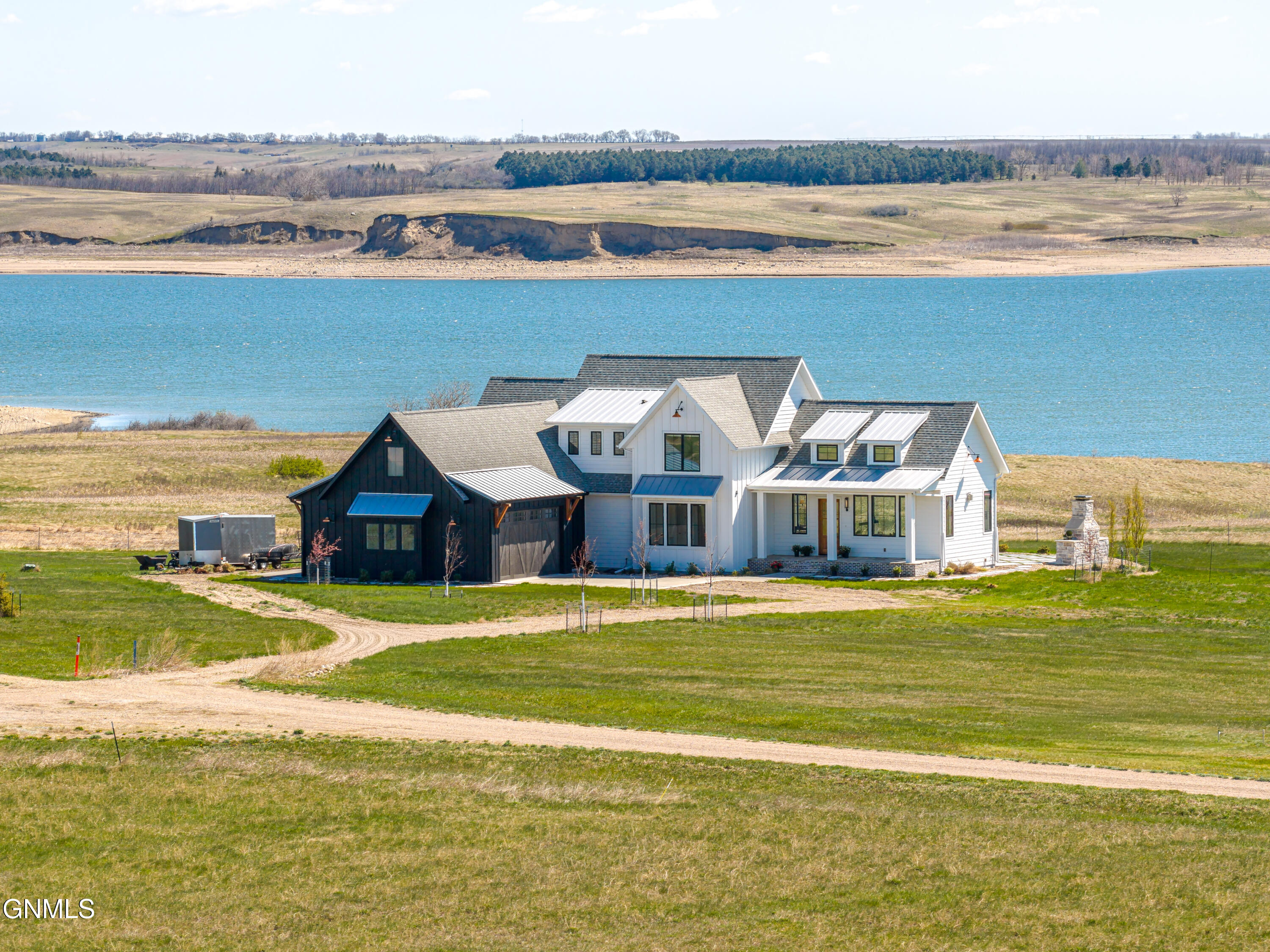 1230 50b Avenue NW, Garrison, ND 58540