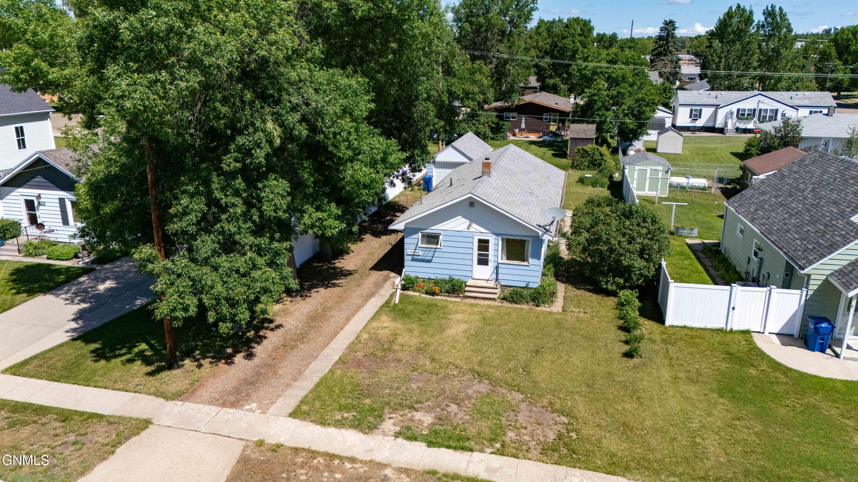 208 3rd Street NW, Beulah, ND 58523