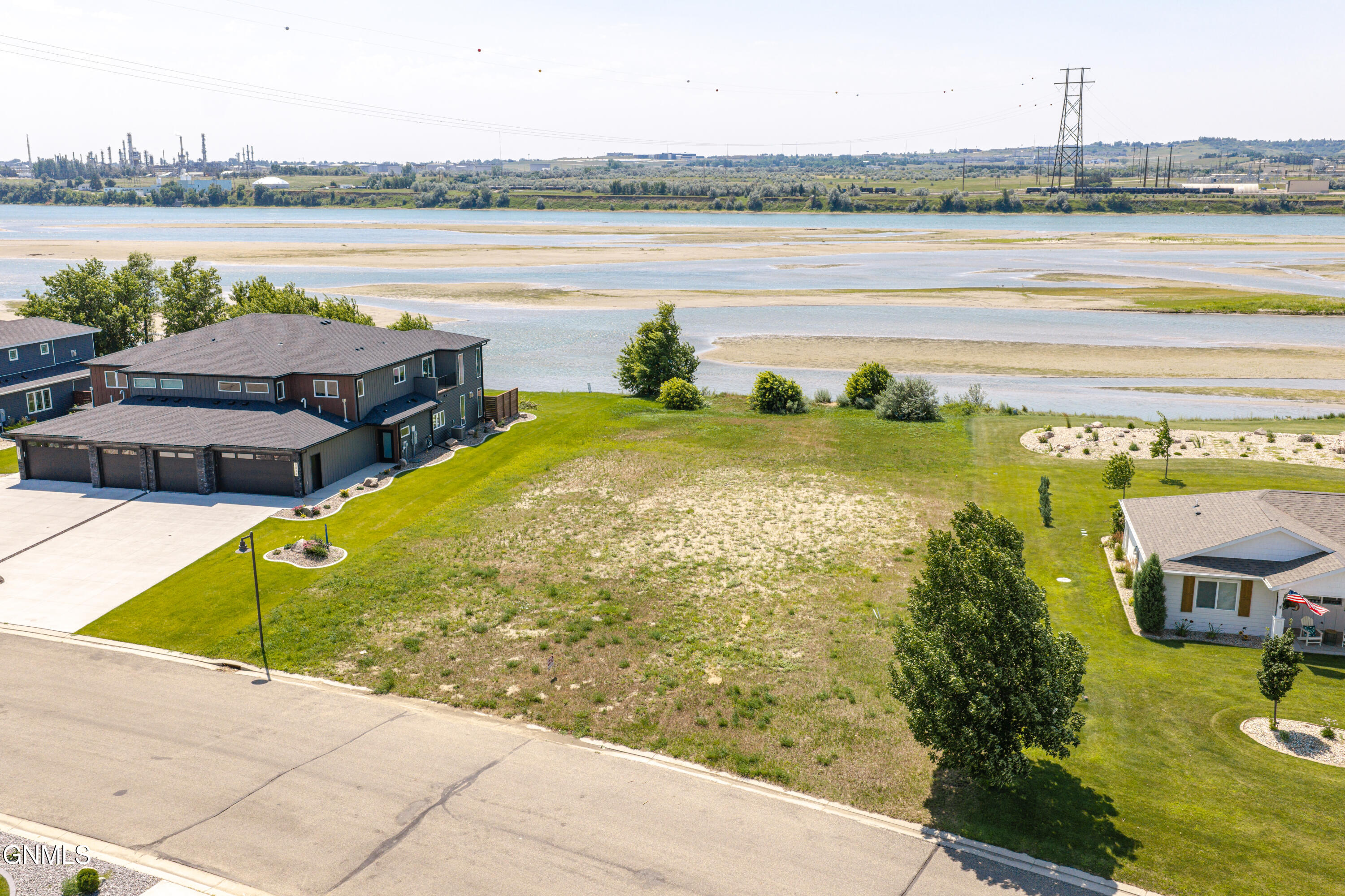 5900 Misty Waters Drive, Bismarck, ND 58503
