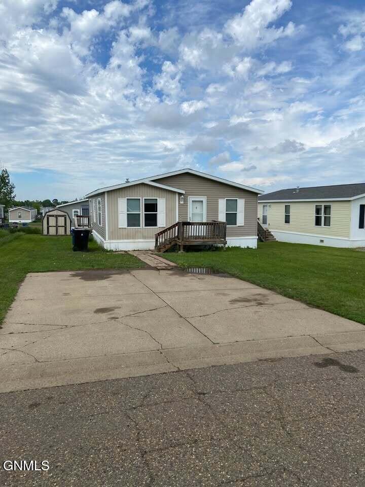 231 G Street, Dickinson, ND 58601