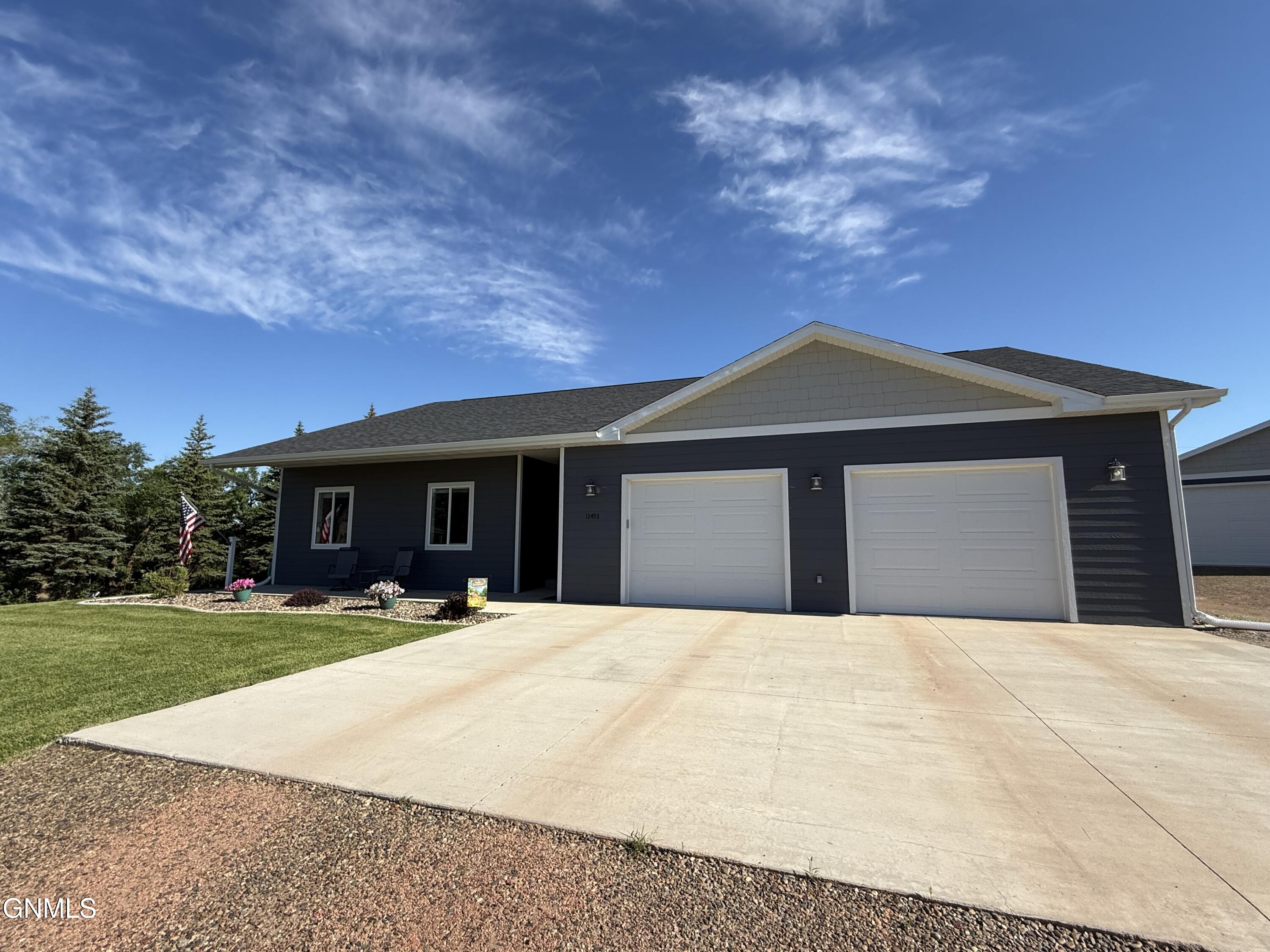 12493 Timber Cove Circle, Watford City, ND 58854