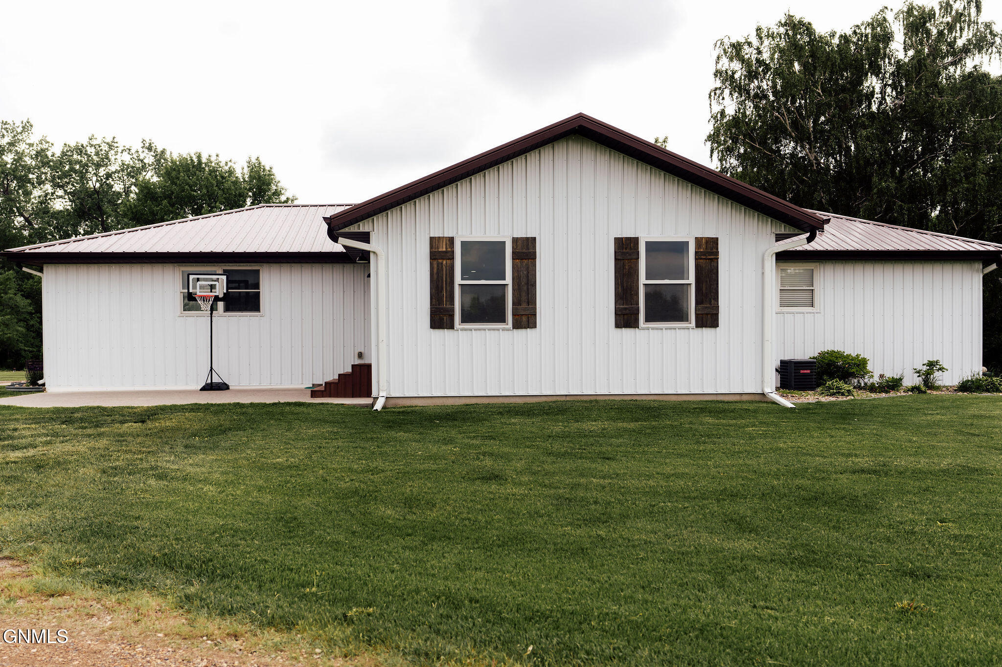 5344 1st Street SE, Sykeston, ND 58486