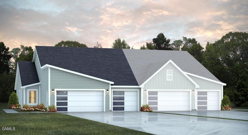 2876 Clear Creek Loop SE, Mandan, ND 58554