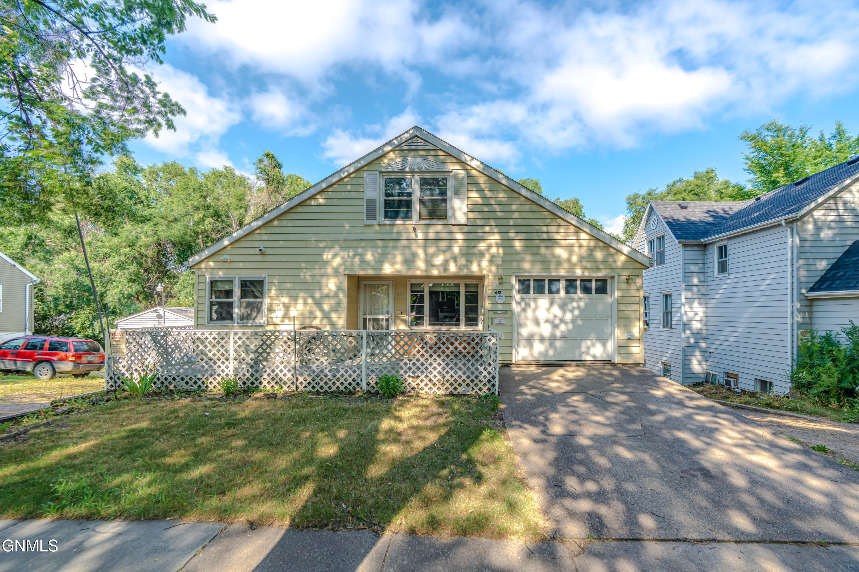 612 19th Street N, Bismarck, ND 58501