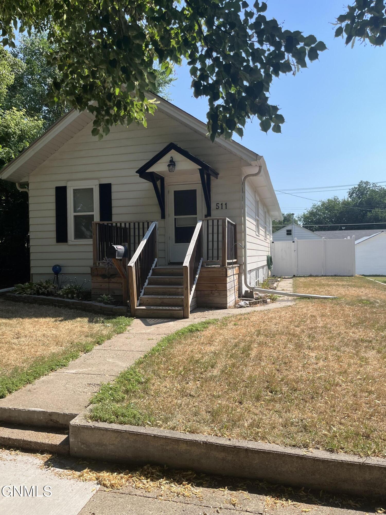 511 14th Street N, Bismarck, ND 58501