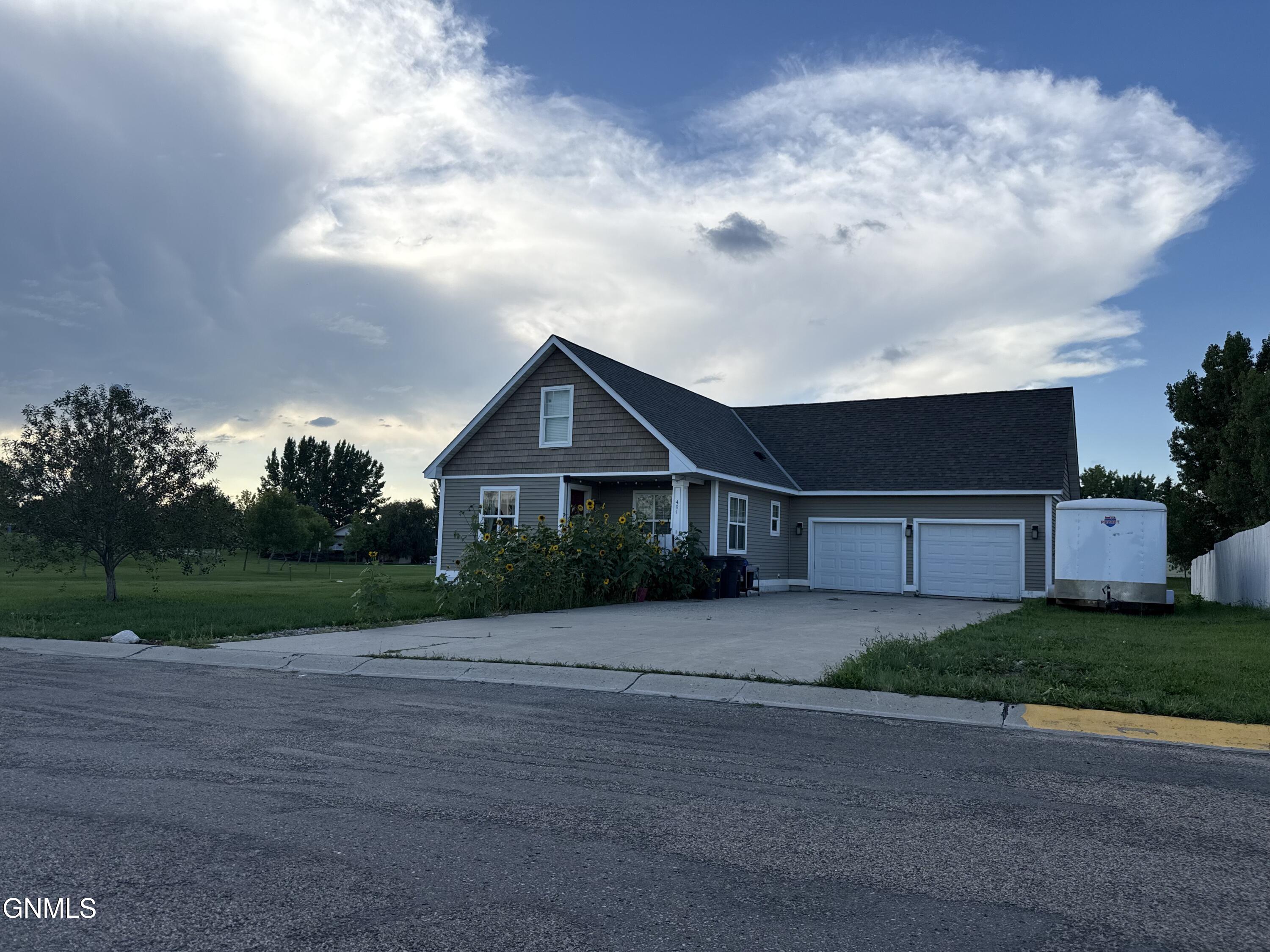 401 9th Avenue SE, Stanley, ND 58784