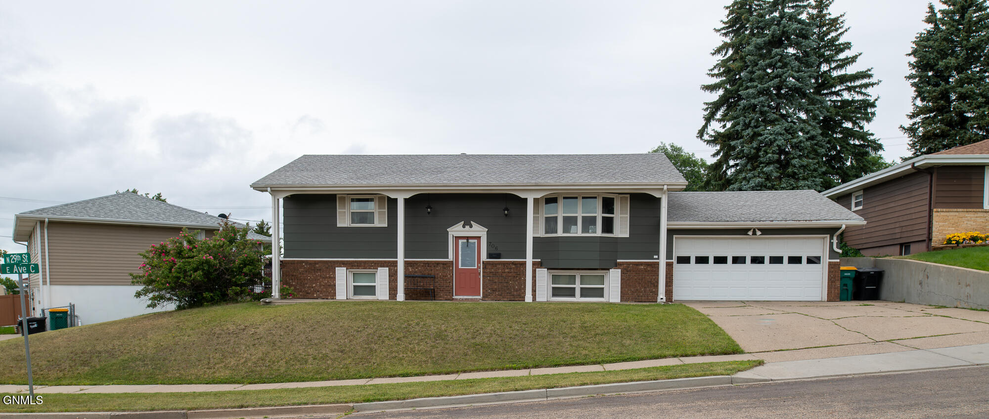 706 29th Street, Bismarck, ND 58501