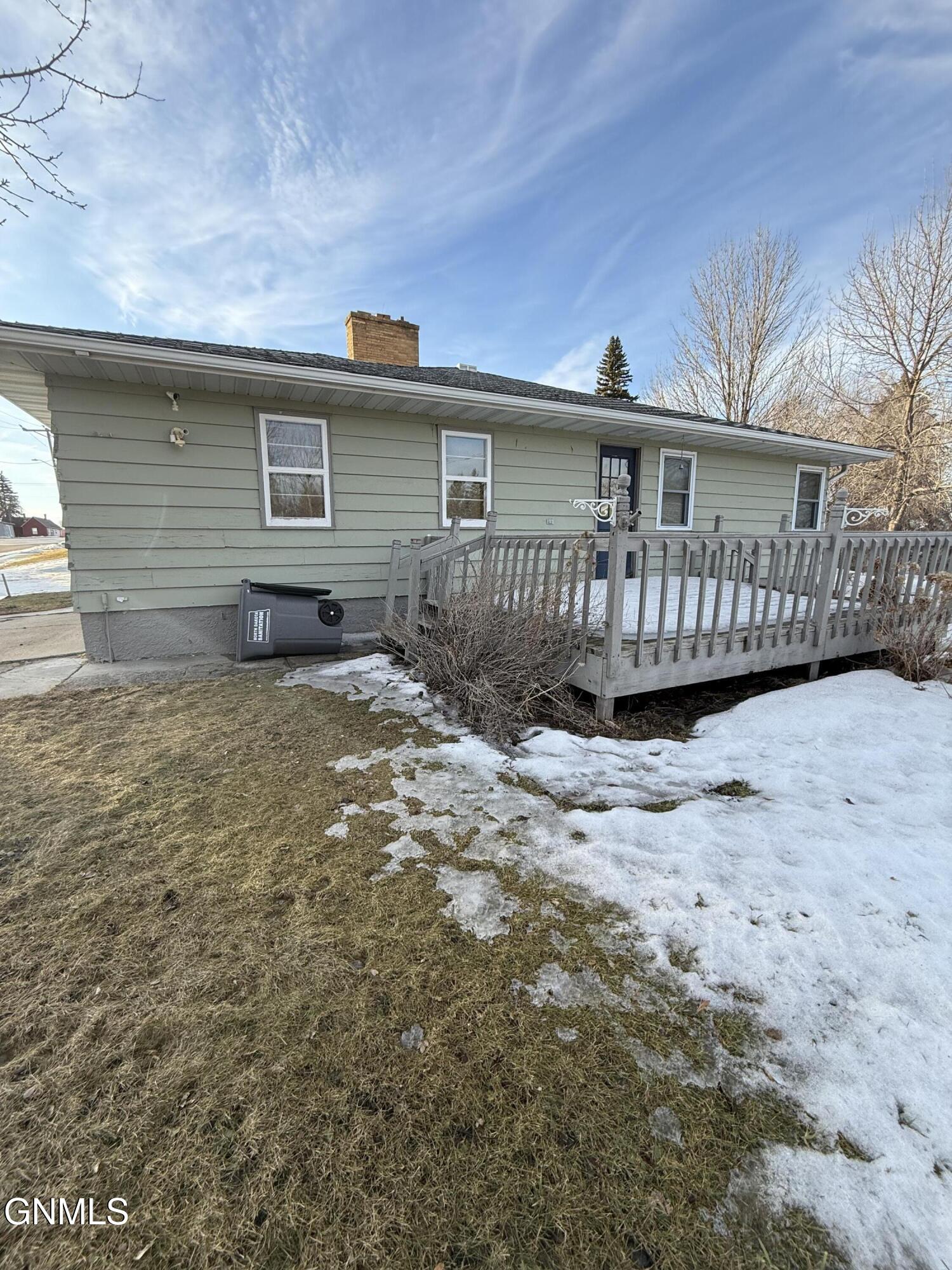 206 Elm Street E, Gackle, ND 58442