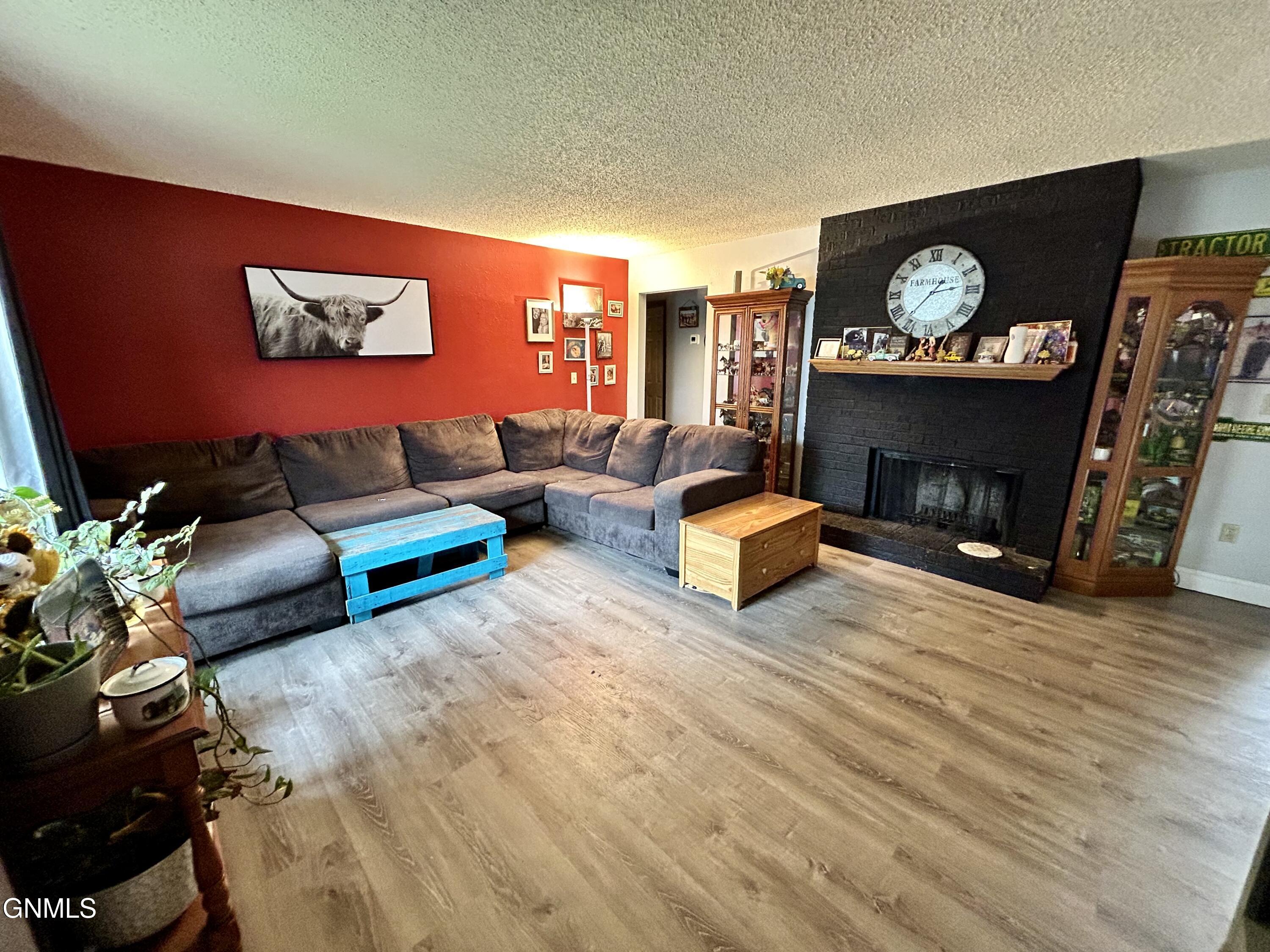 1107 Cannon Lane, Washburn, ND 58577