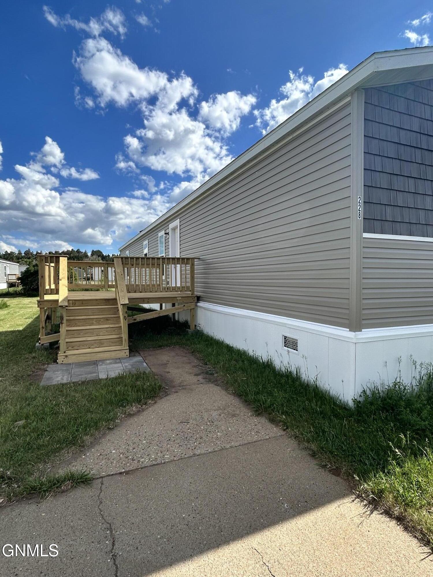 228 D Street, Dickinson, ND 58601