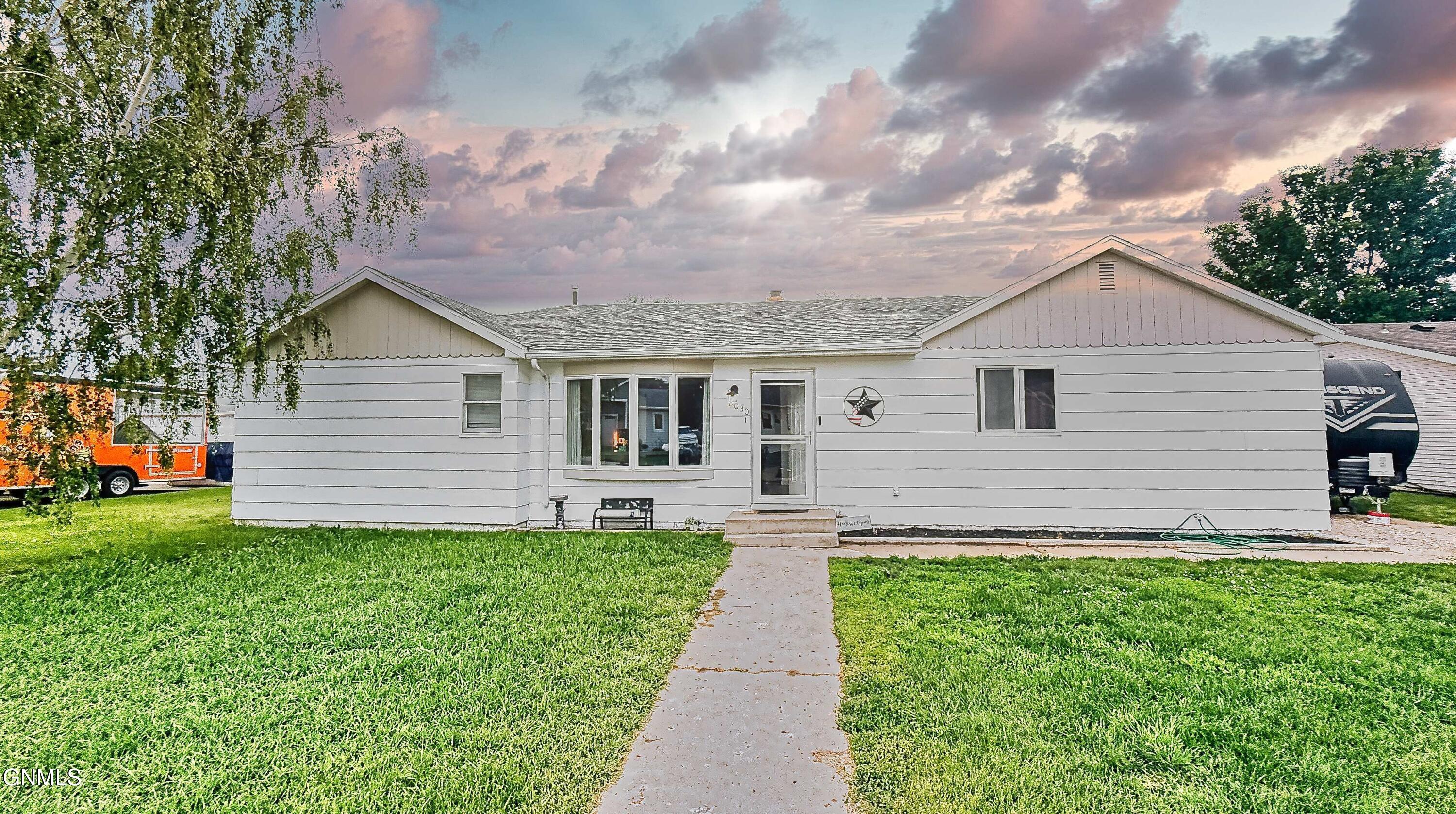 2030 6th Avenue E, Williston, ND 58801