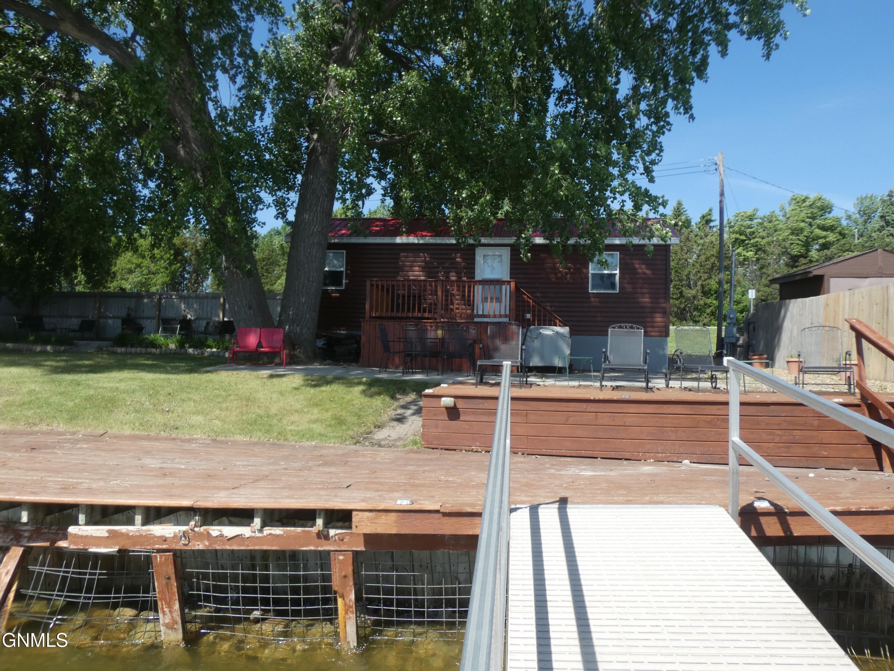 592 W Lakeview Lane, Dawson, ND 58428