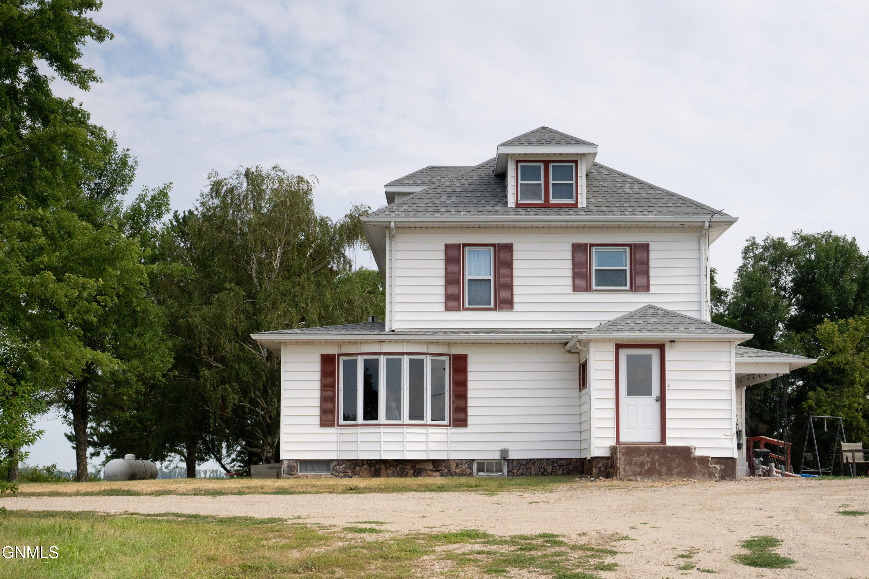 3698 78th Avenue SE, Jamestown, ND 58401