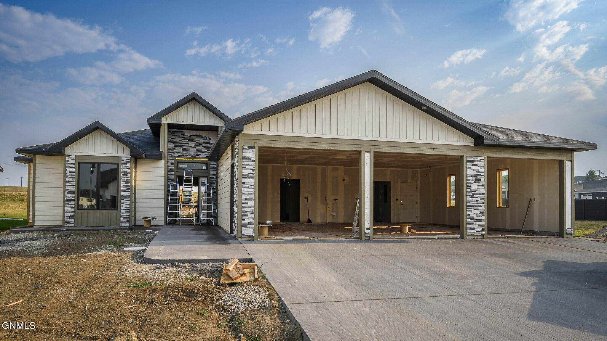 602 Shale Drive, Bismarck, ND 58503