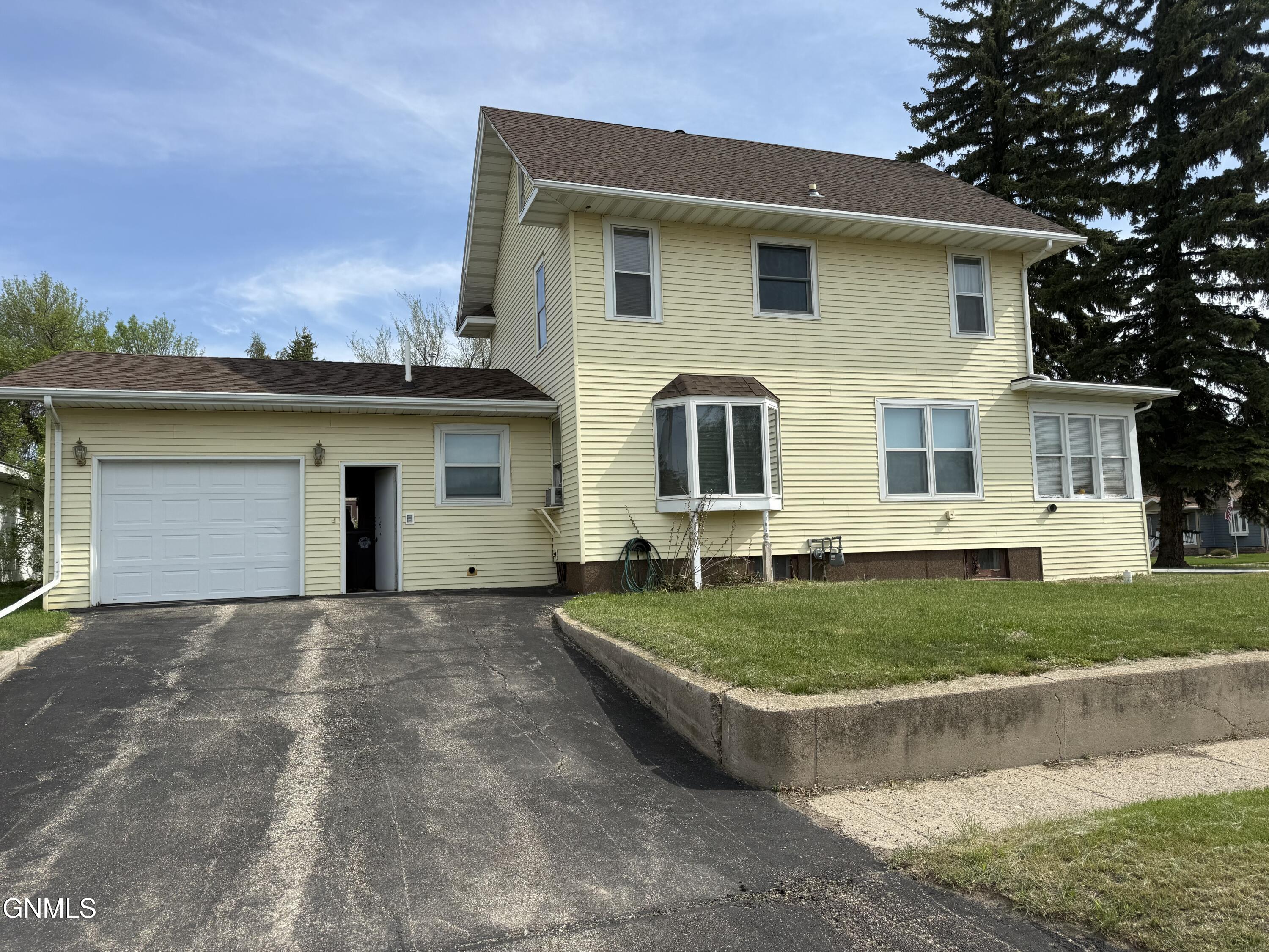 426 Main Street S, Stanley, ND 58784