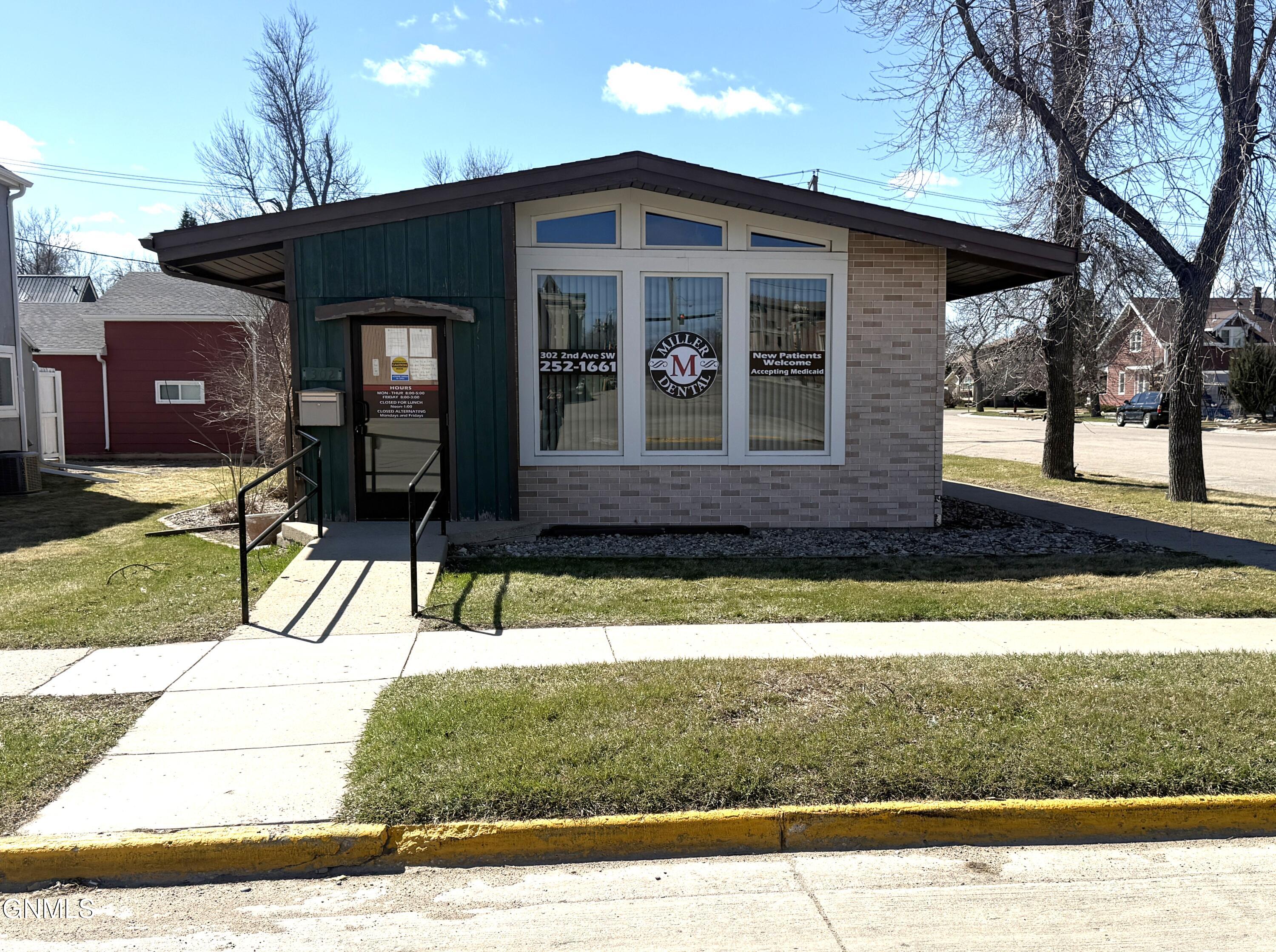 302 2nd Avenue SW, Jamestown, ND 58401