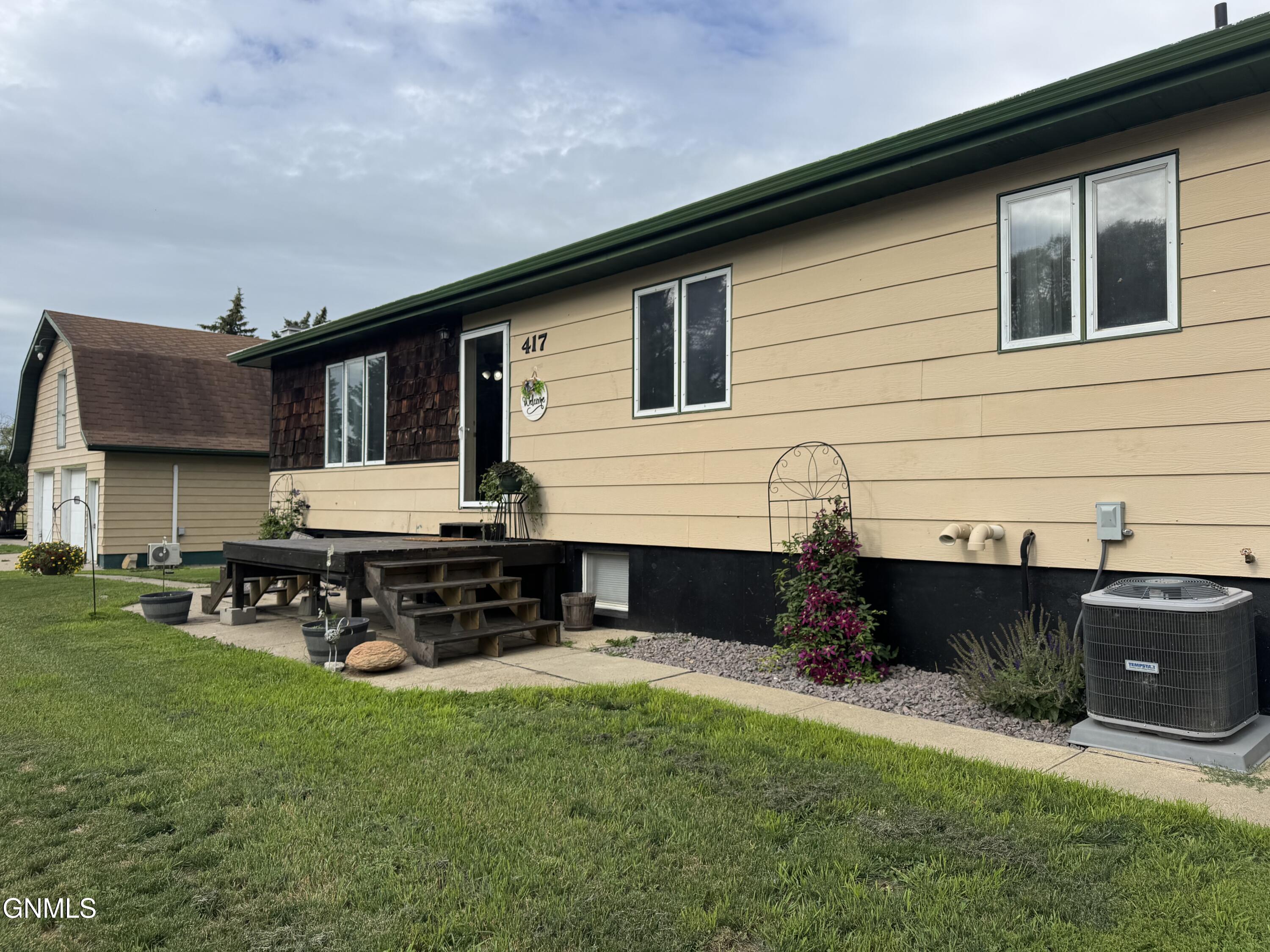417 4th Avenue SW, Beulah, ND 58523