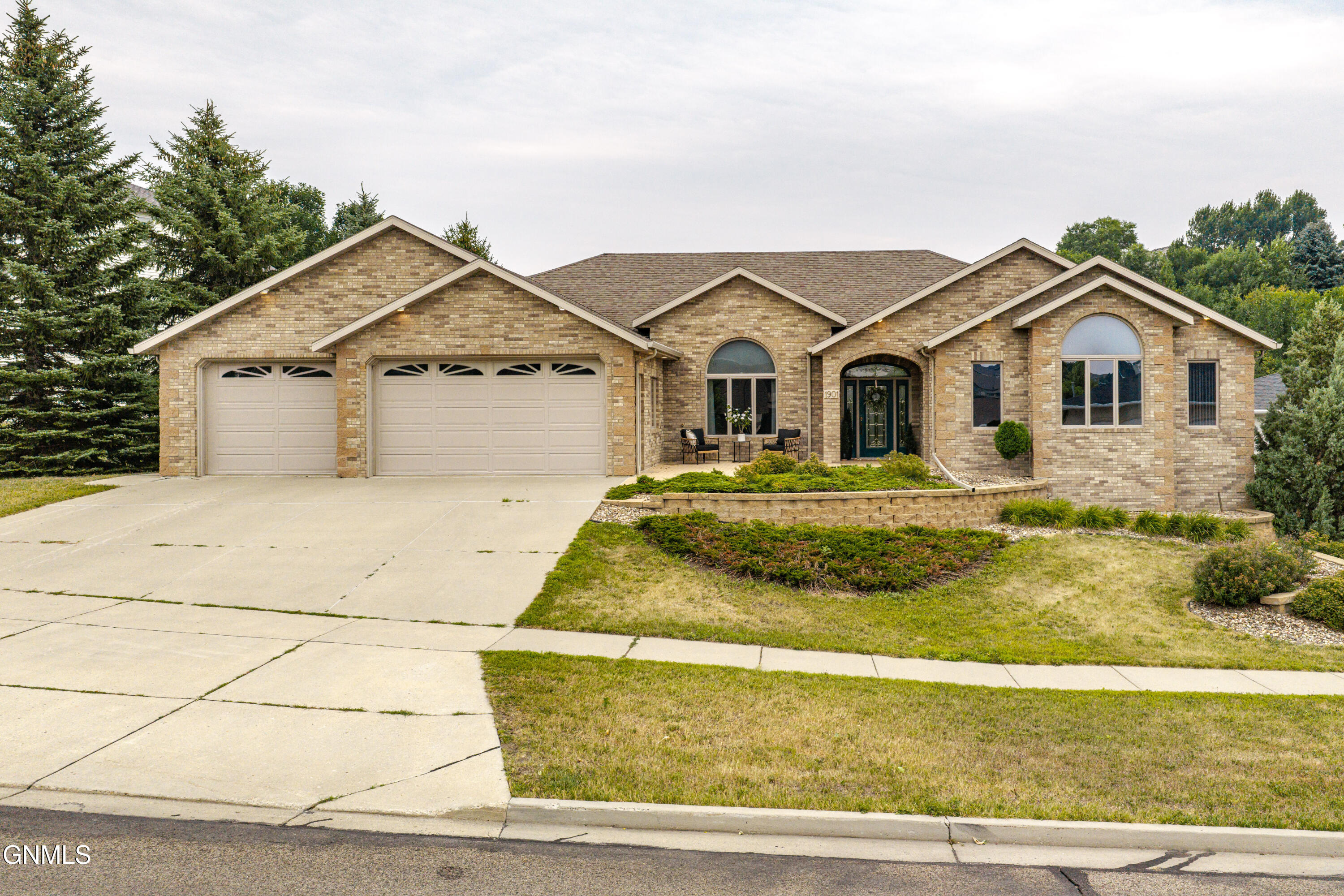 1901 Valley Drive, Bismarck, ND 58503