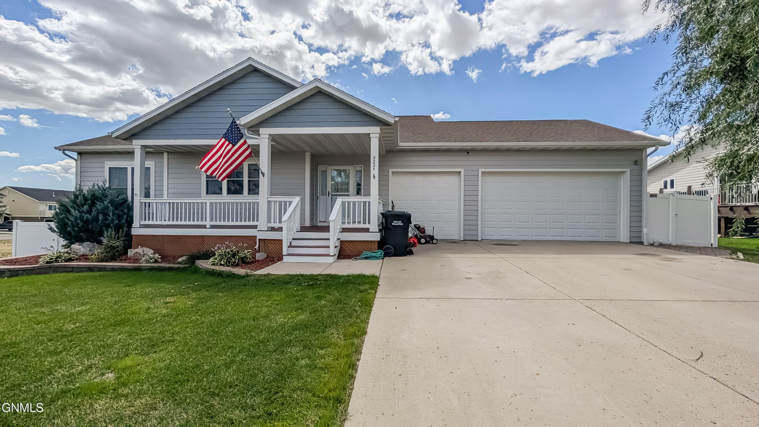 3225 Prairie Commons Street, Williston, ND 58801