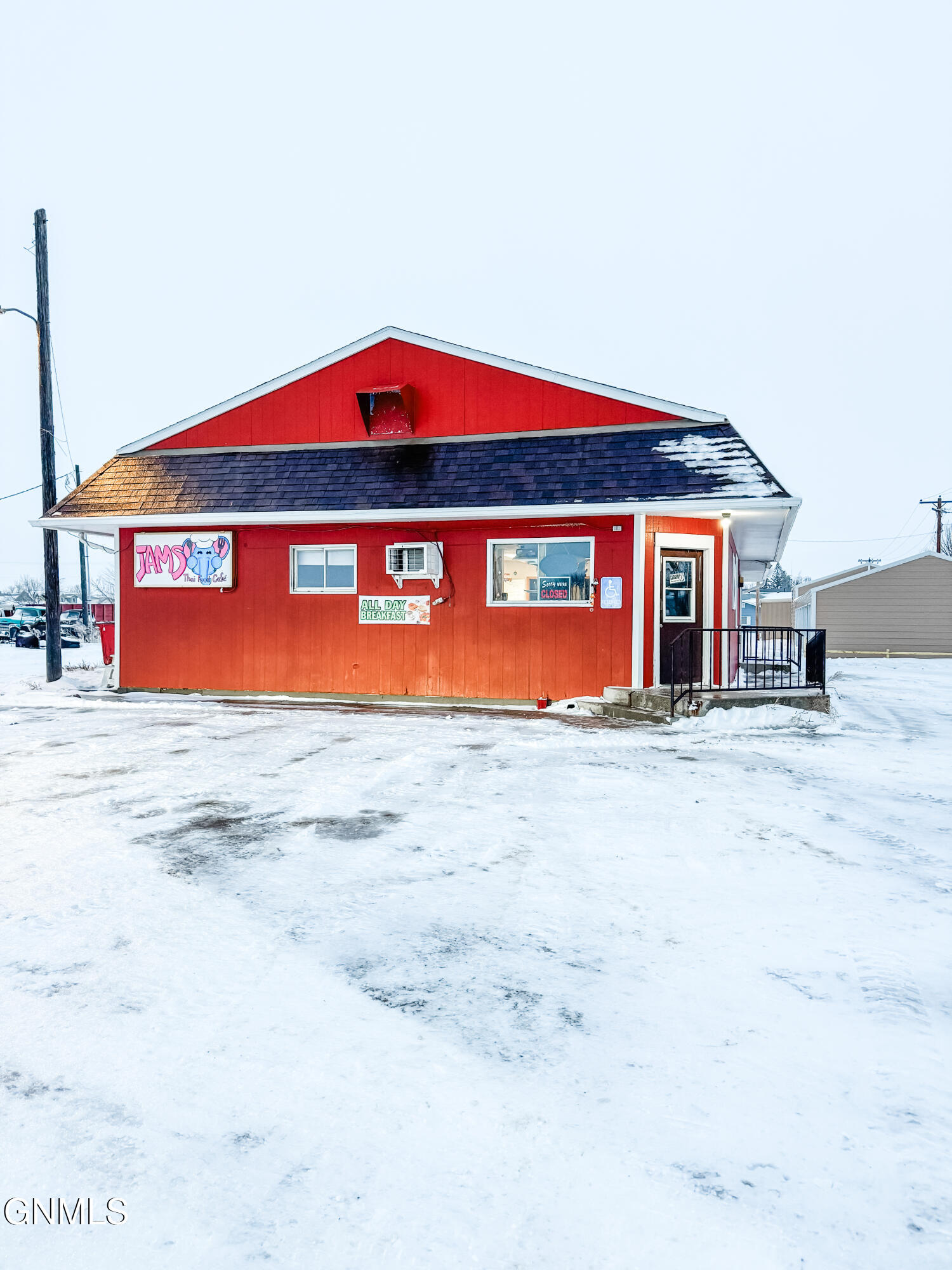702 4th Street SE, Crosby, ND 58730