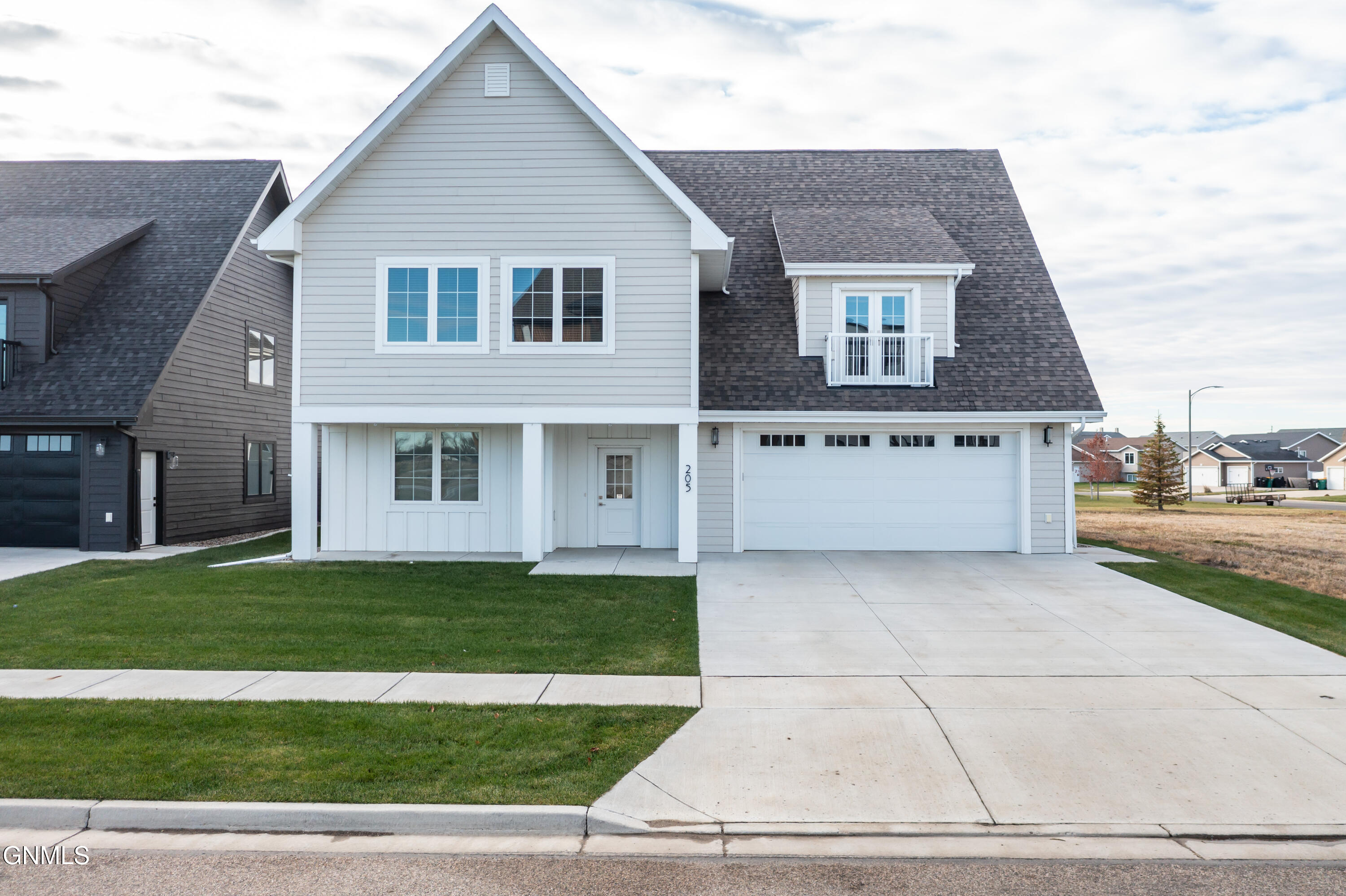 205 Lennox Drive, Bismarck, ND 58504