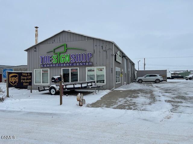 3202 2nd Avenue W, Williston, ND 58801