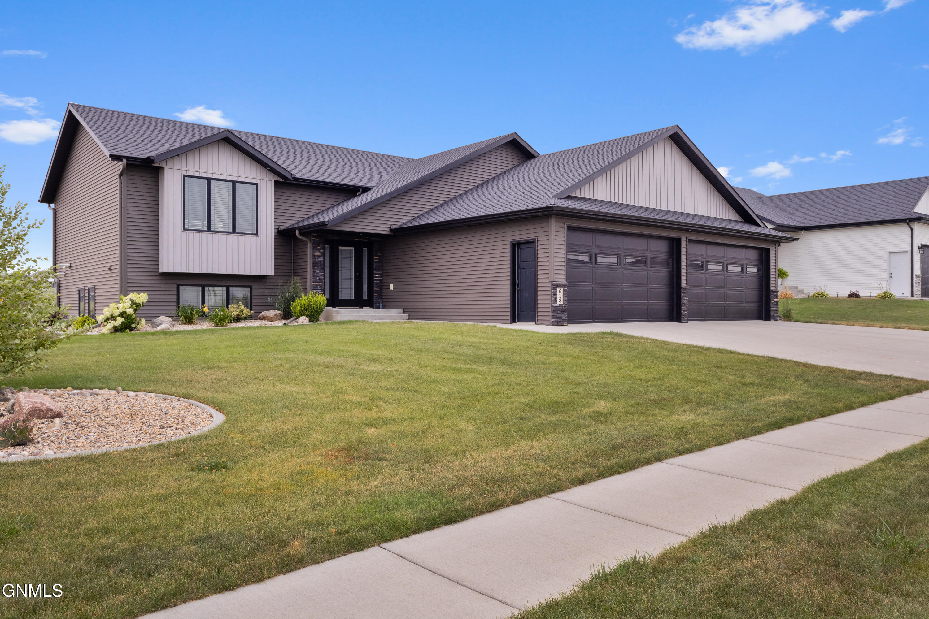 613 Lasalle Drive E, Bismarck, ND 58503