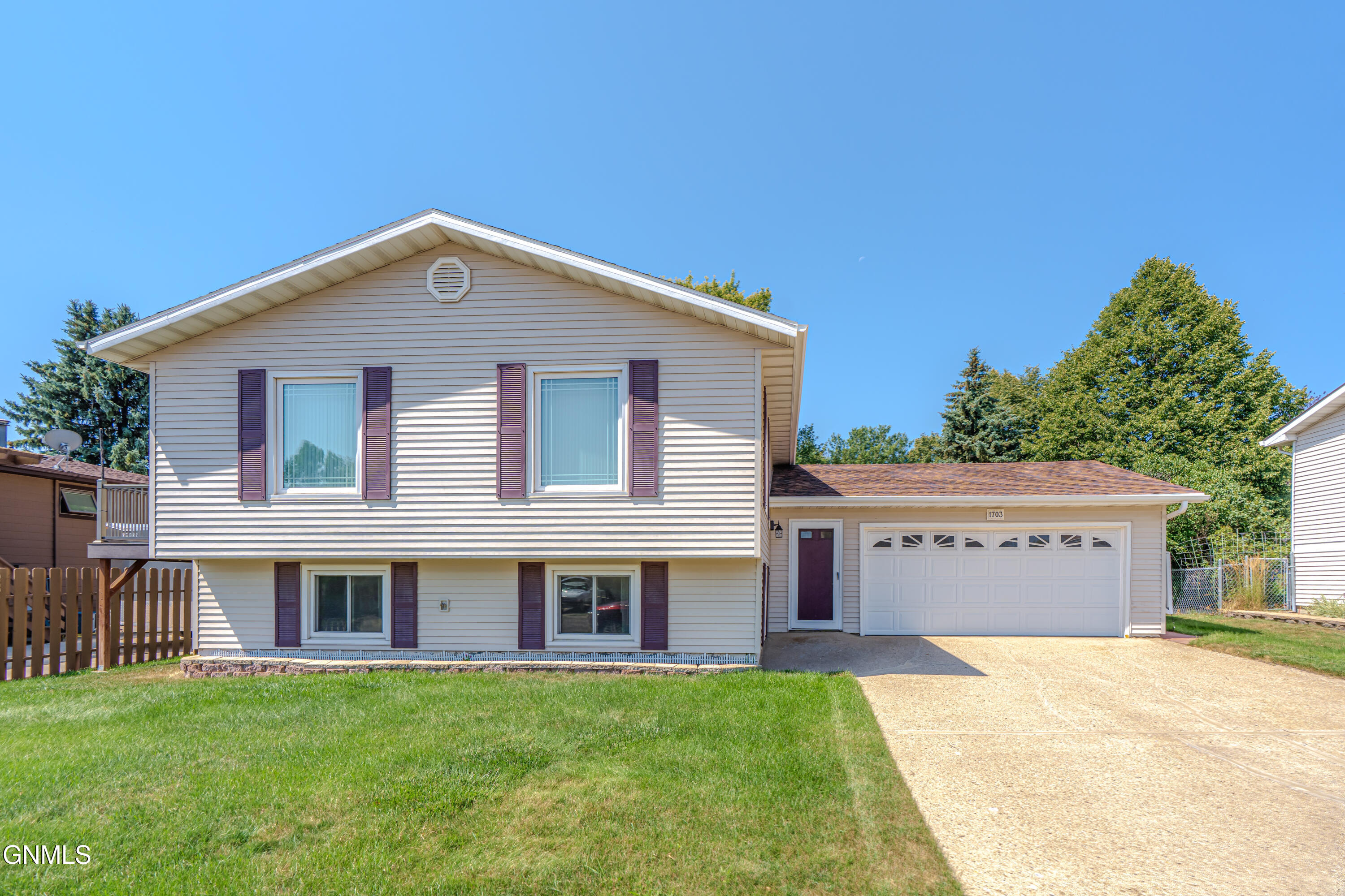 1703 4th Avenue NW, Mandan, ND 58554