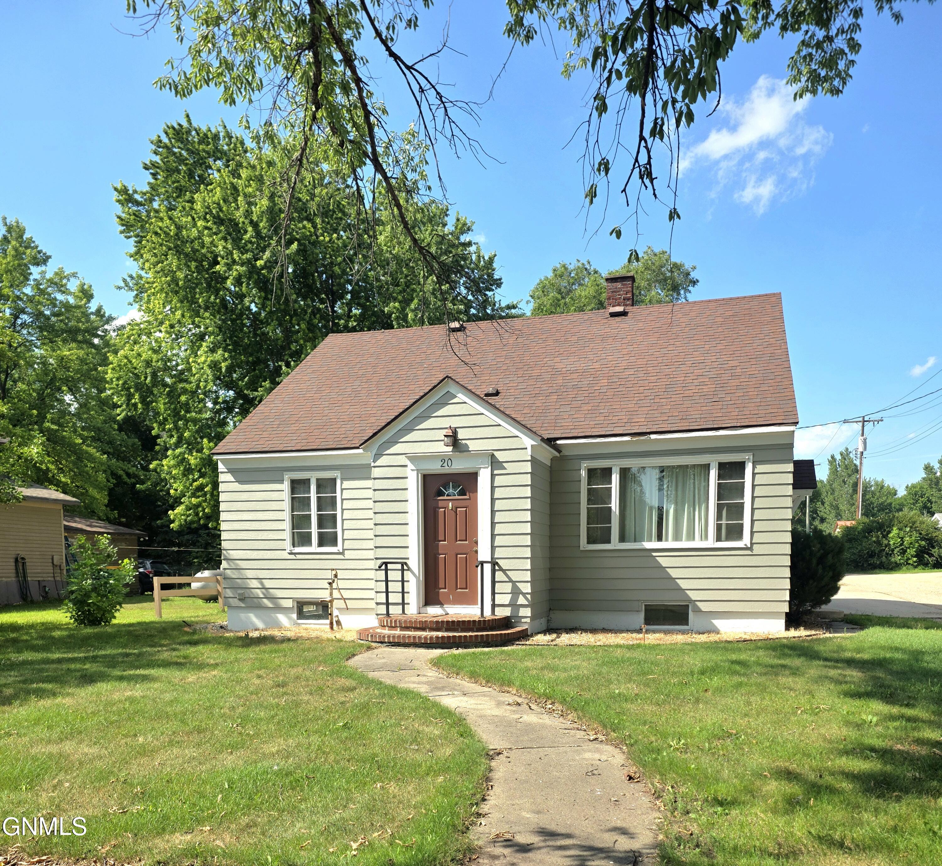 20 4th Avenue NE, LaMoure, ND 58458