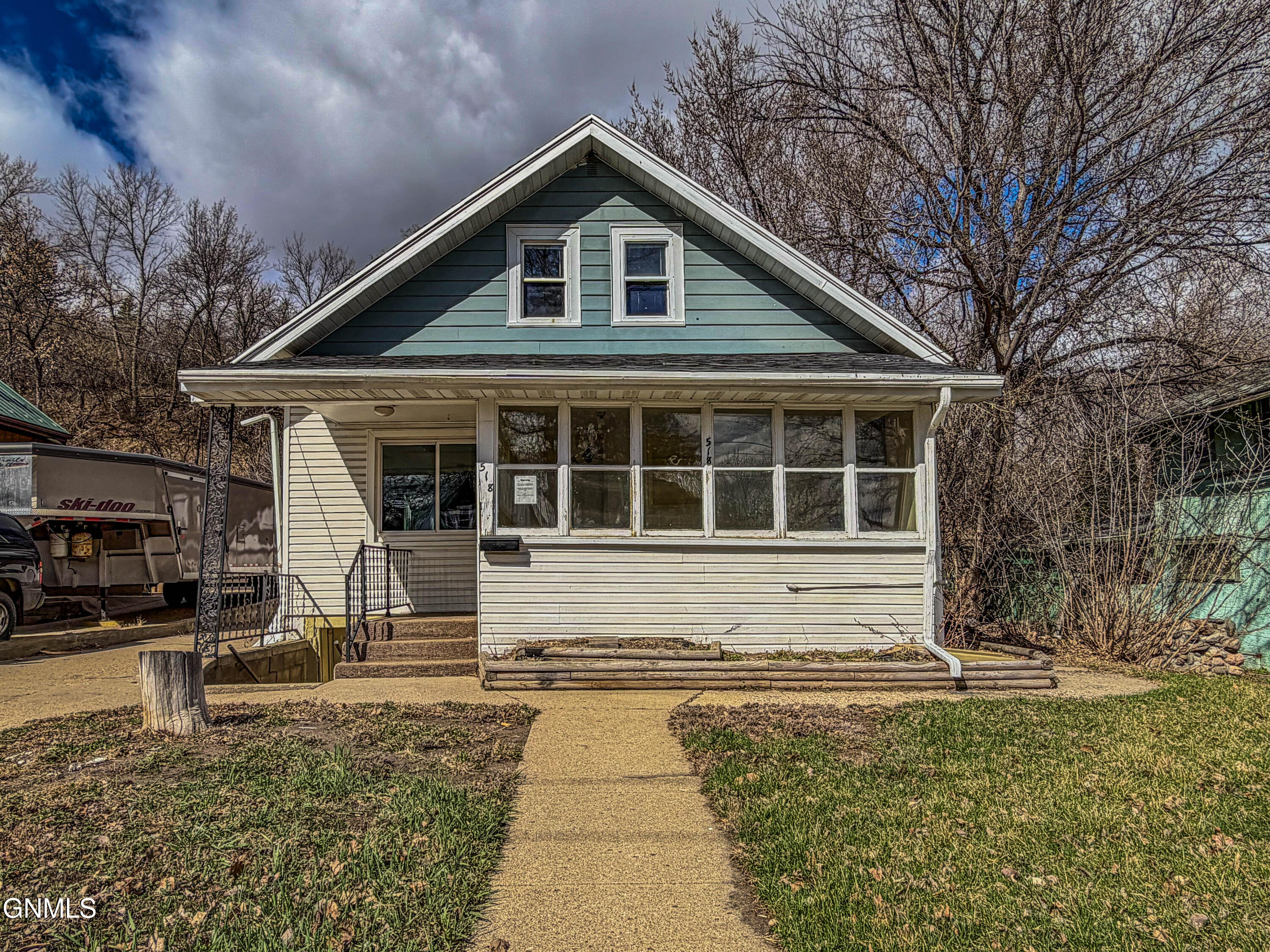 518 4th Street SE, Minot, ND 58701