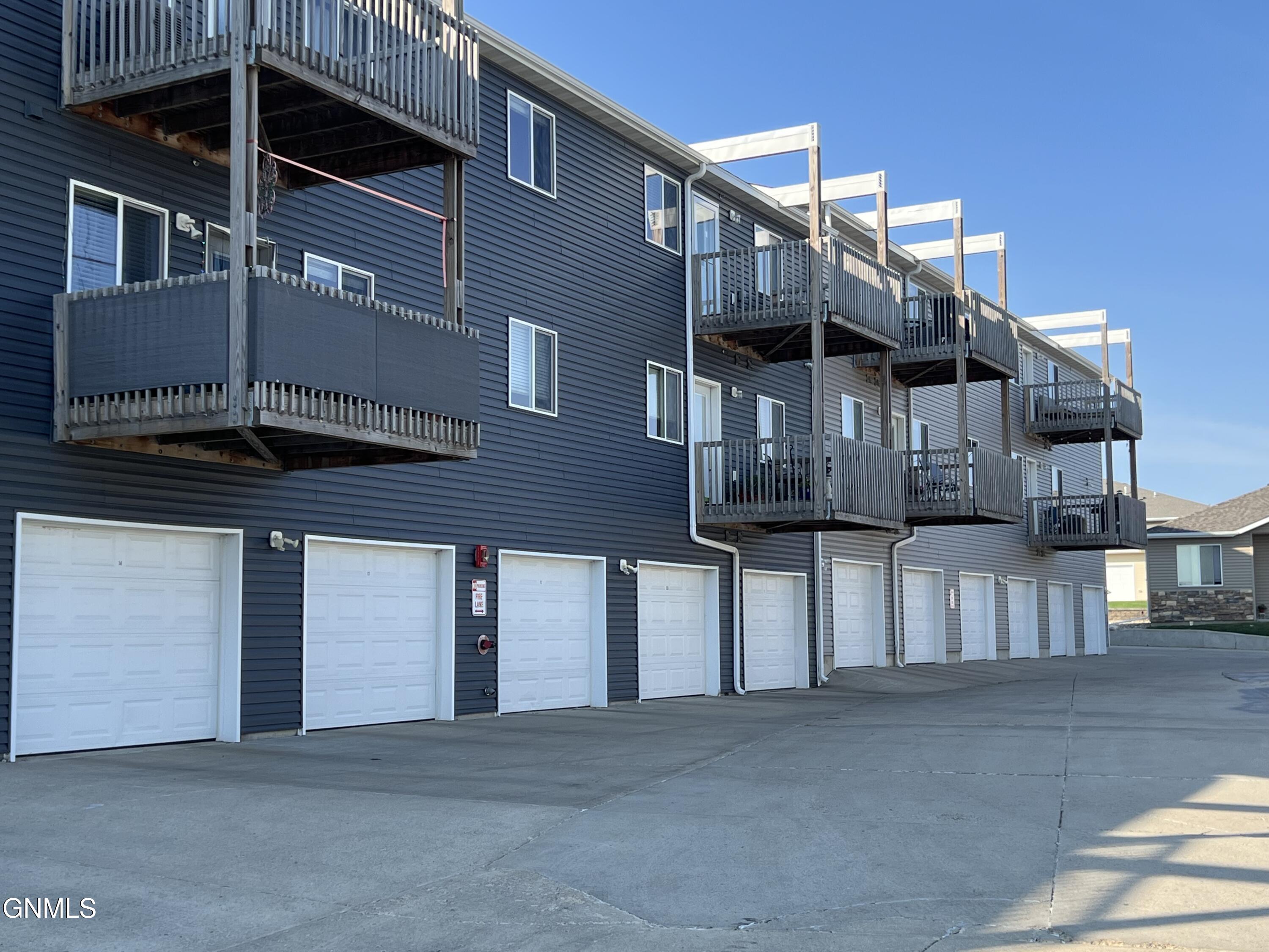 829 Canada Avenue, 2, Bismarck, ND 58503