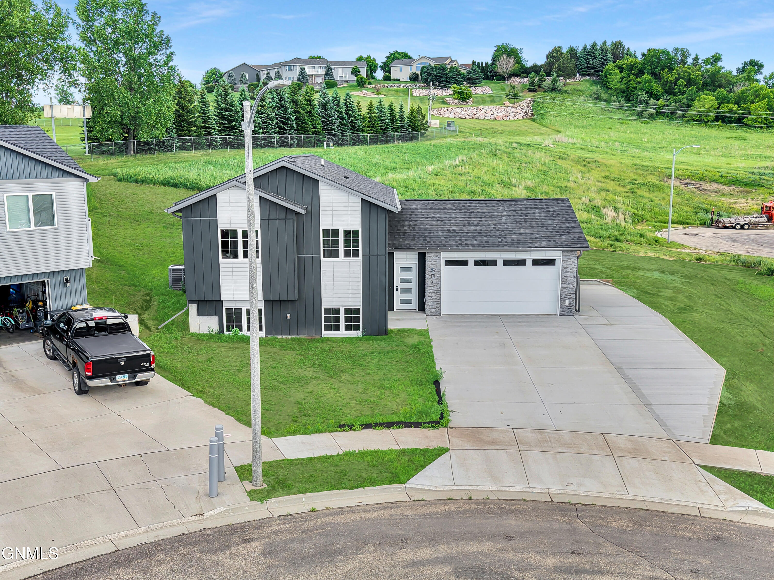 501 Lena Court SE, Mandan, ND 58554