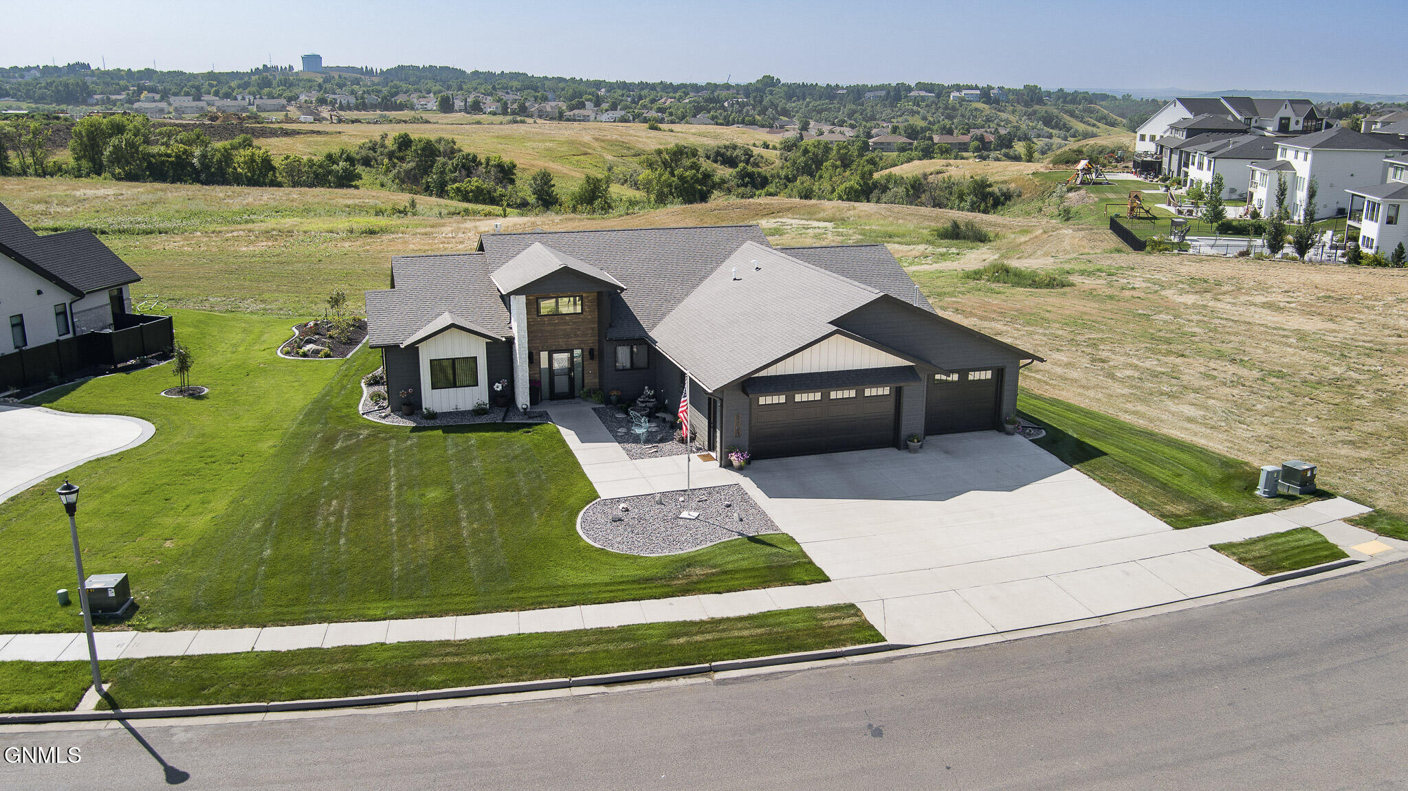 3707 Cogburn Road, Bismarck, ND 58503