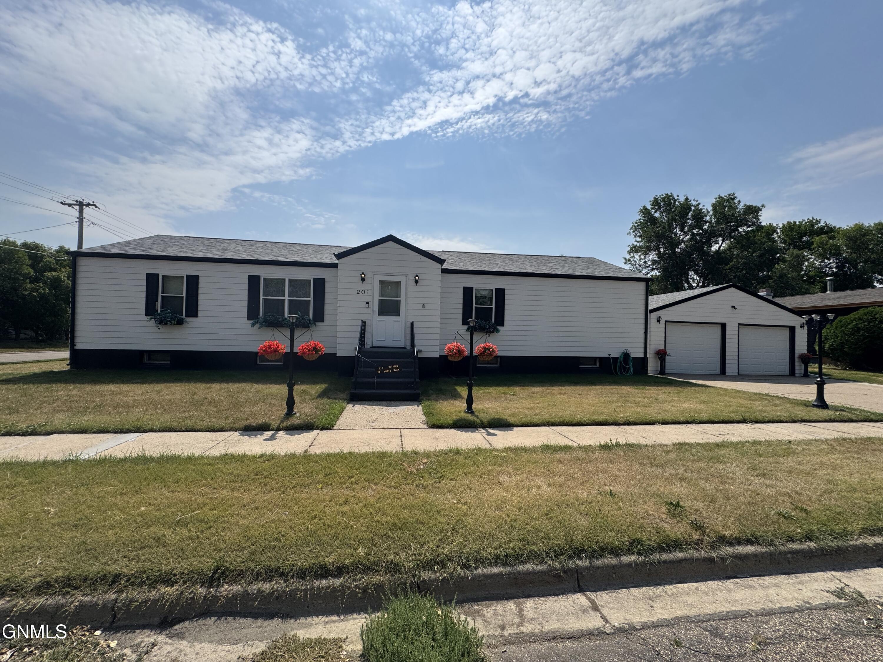 201 4th Street NW, Beulah, ND 58523