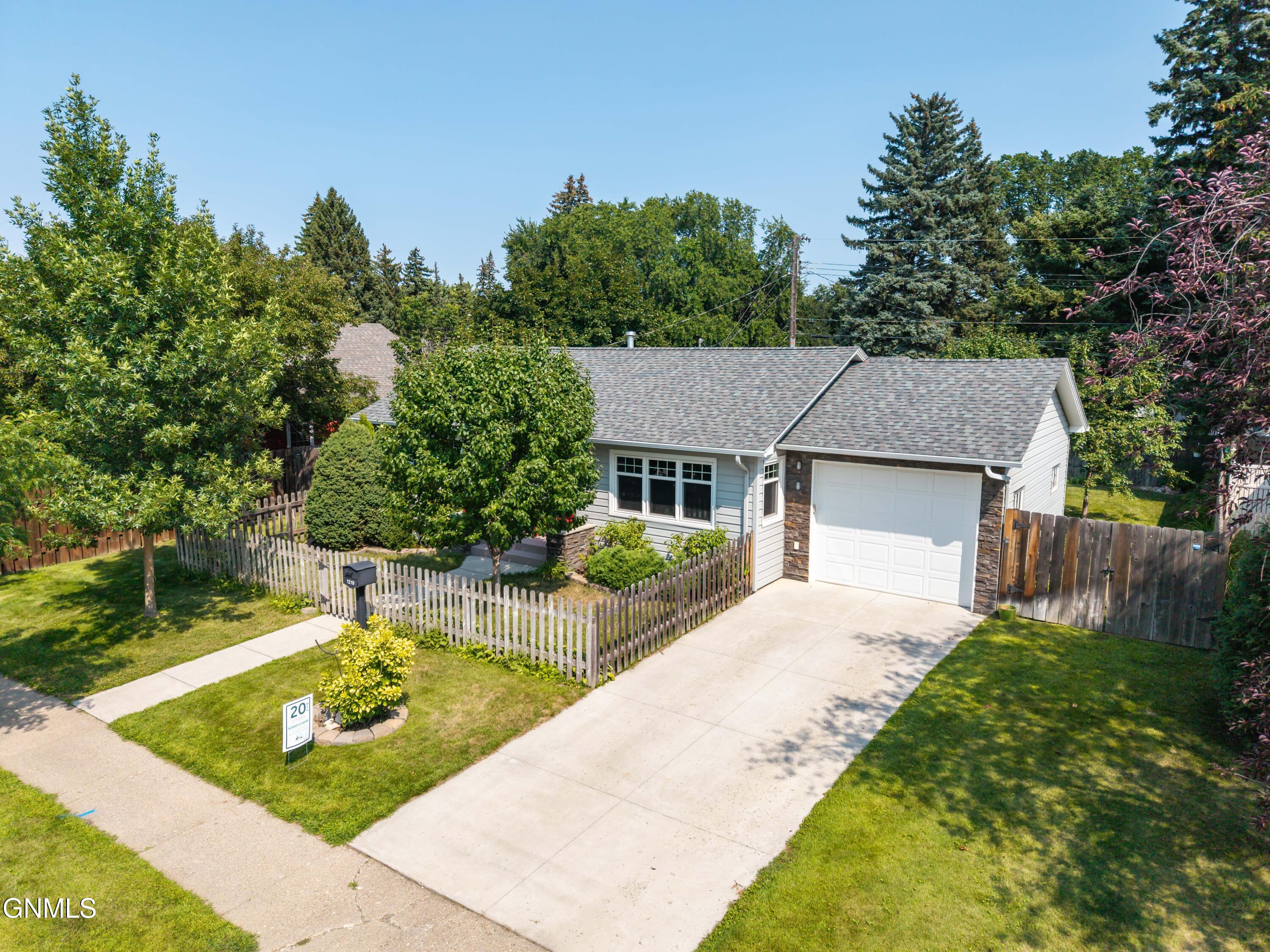 1219 Mandan Street N, Bismarck, ND 58501