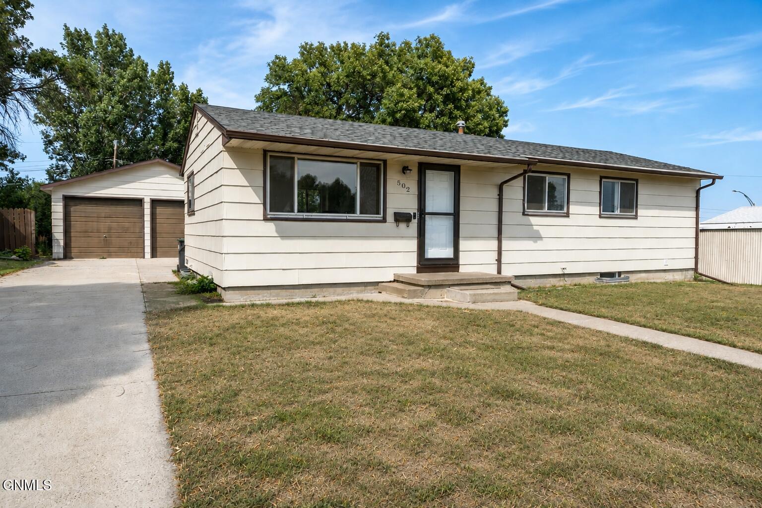 502 12th Street NW, Mandan, ND 58554