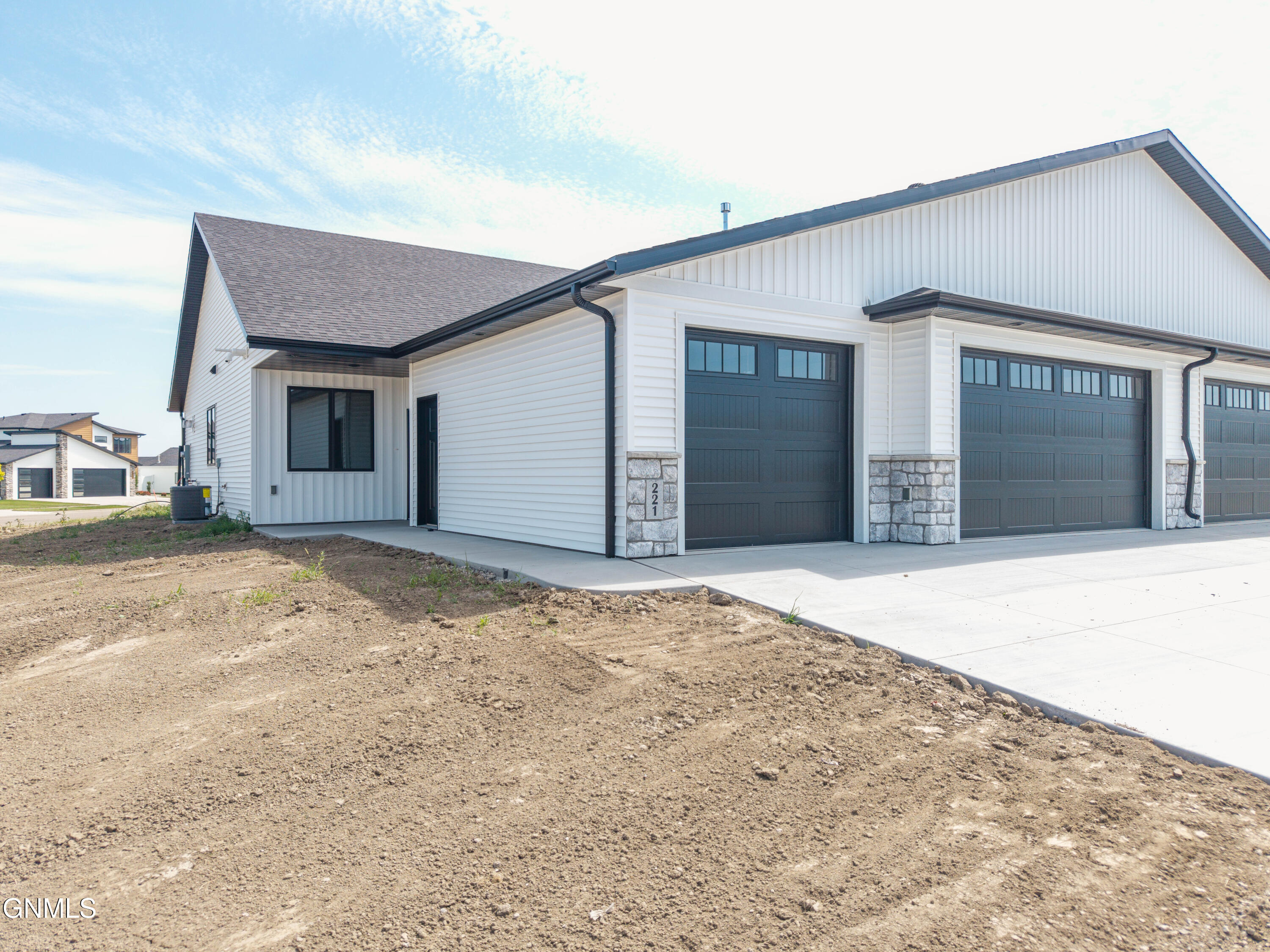 221 Kamrose Drive, Bismarck, ND 58504