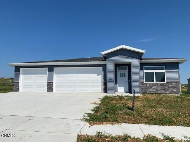 3411 Tyndale Drive, Bismarck, ND 58503