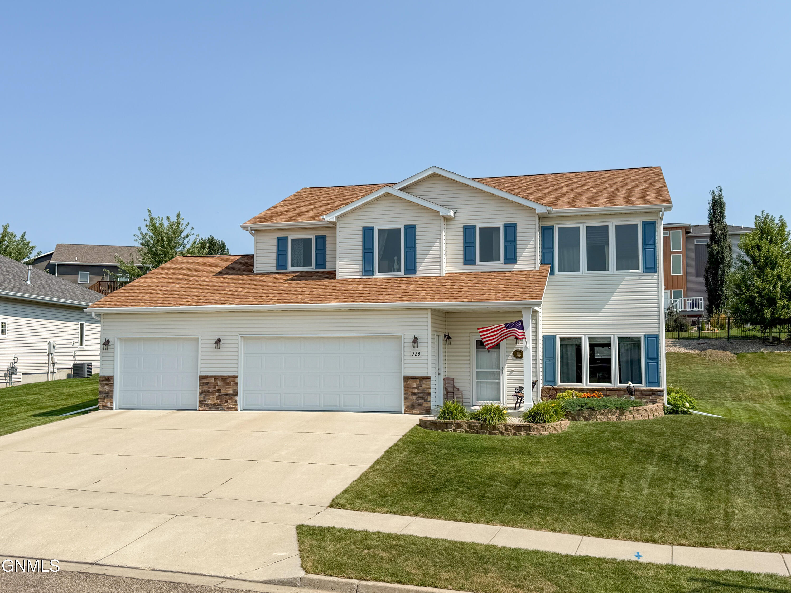 729 Walter Way, Bismarck, ND 58503