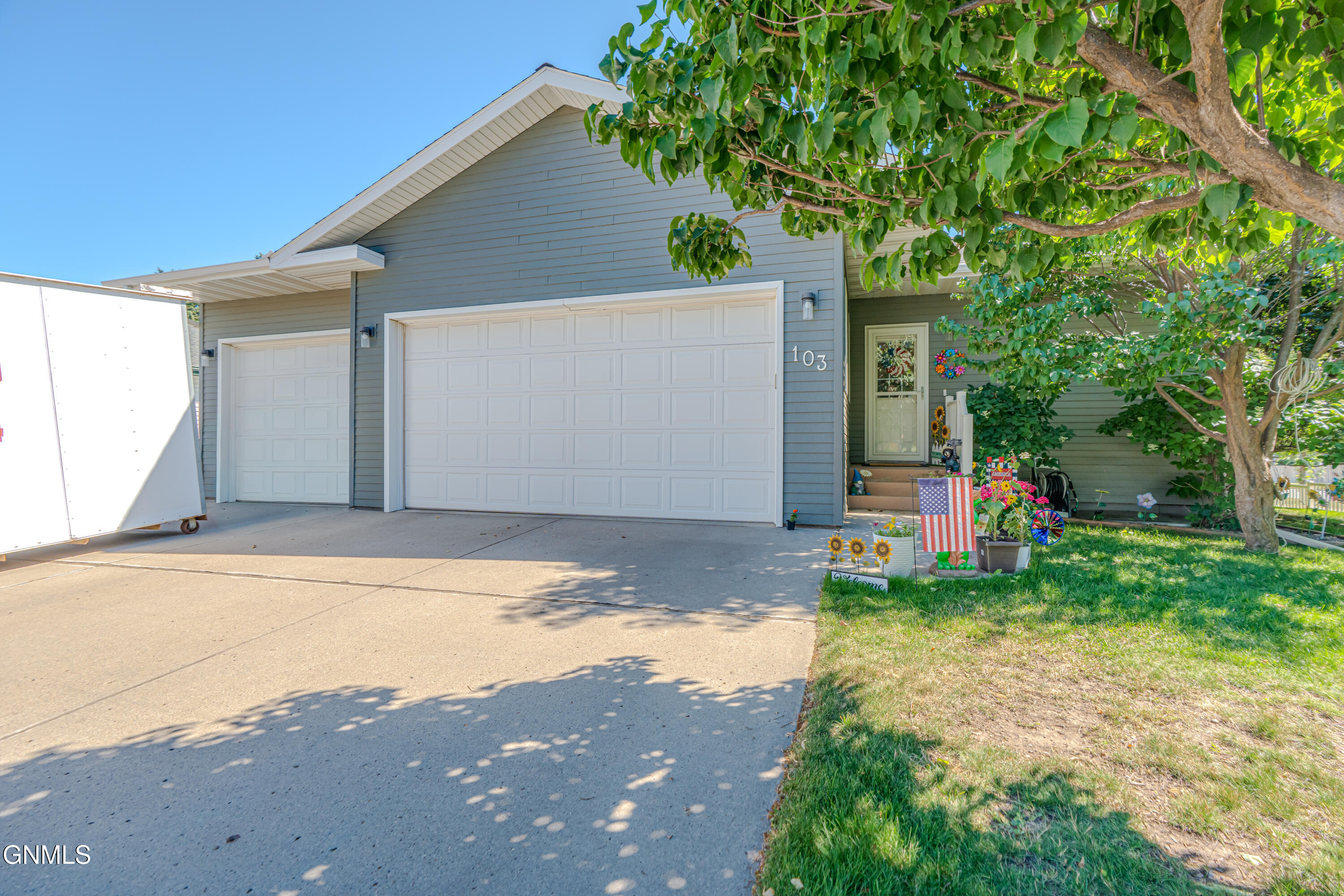 103 Edmonton Drive, Bismarck, ND 58503