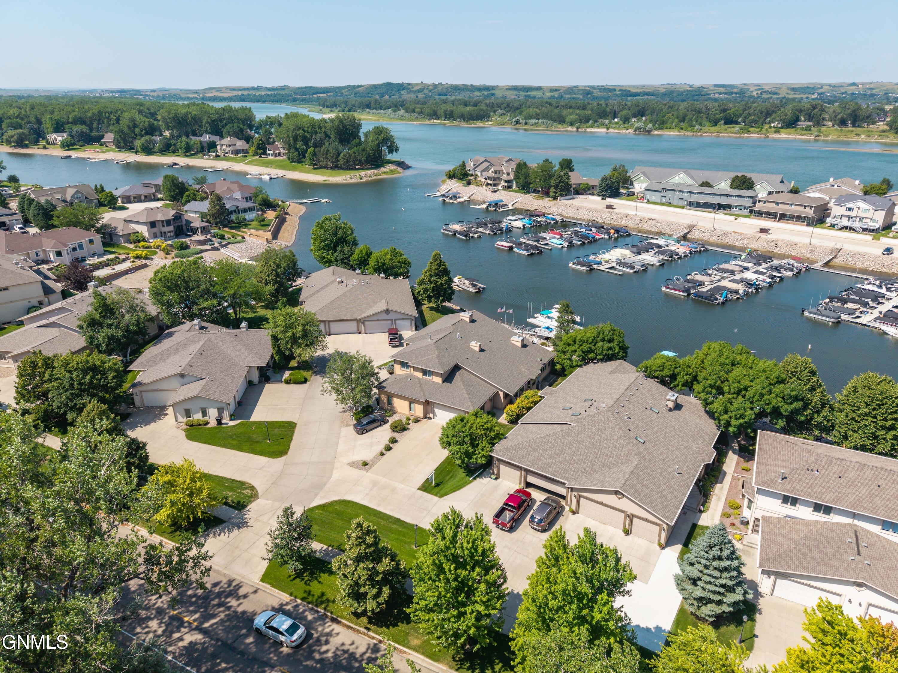 1330 Riverwood Drive, Bismarck, ND 58504