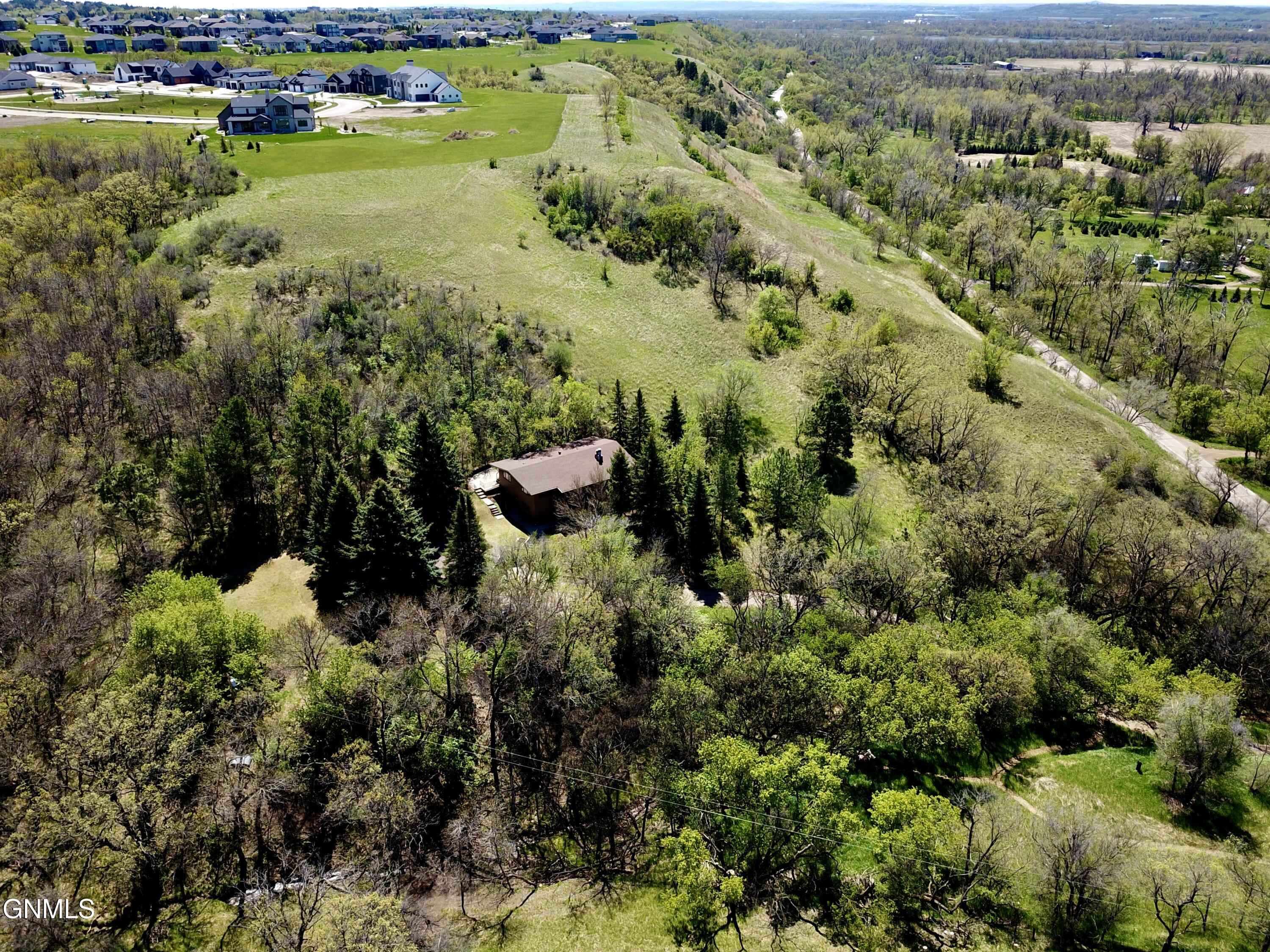 4201 River Road, Bismarck, ND 58503