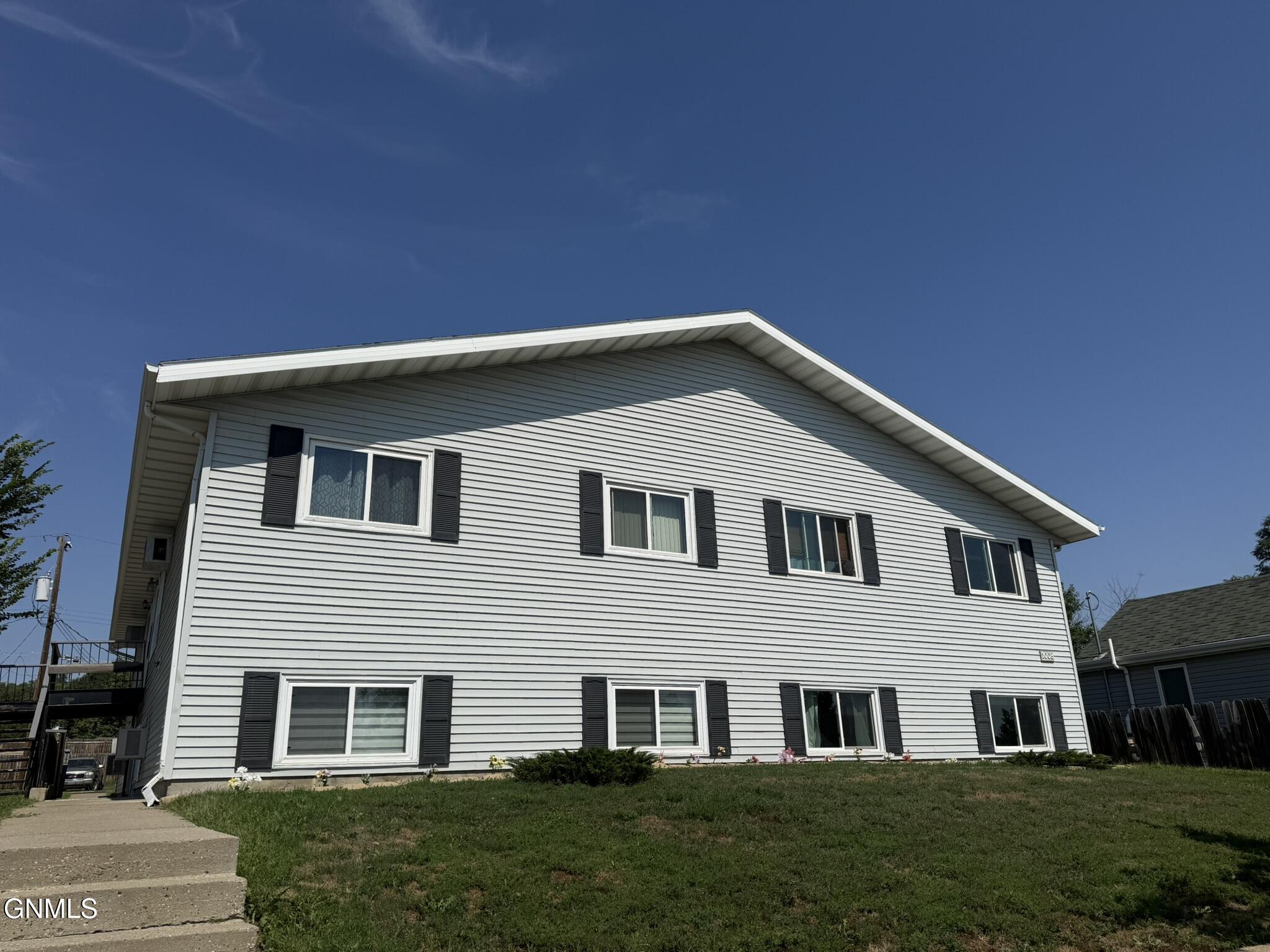 1008 1st Street NE, Mandan, ND 58554