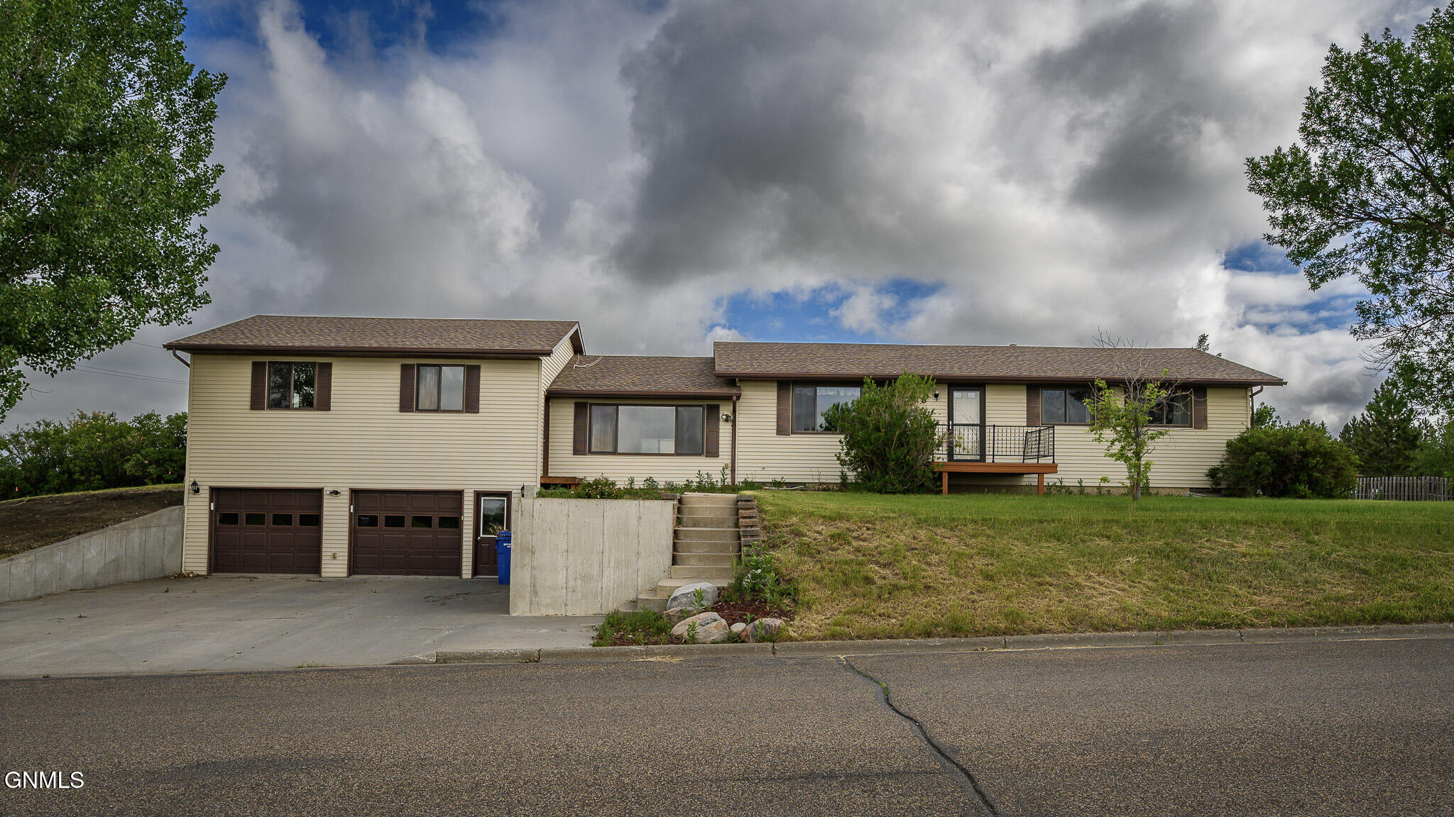 418 16th Street NE, Beulah, ND 58523