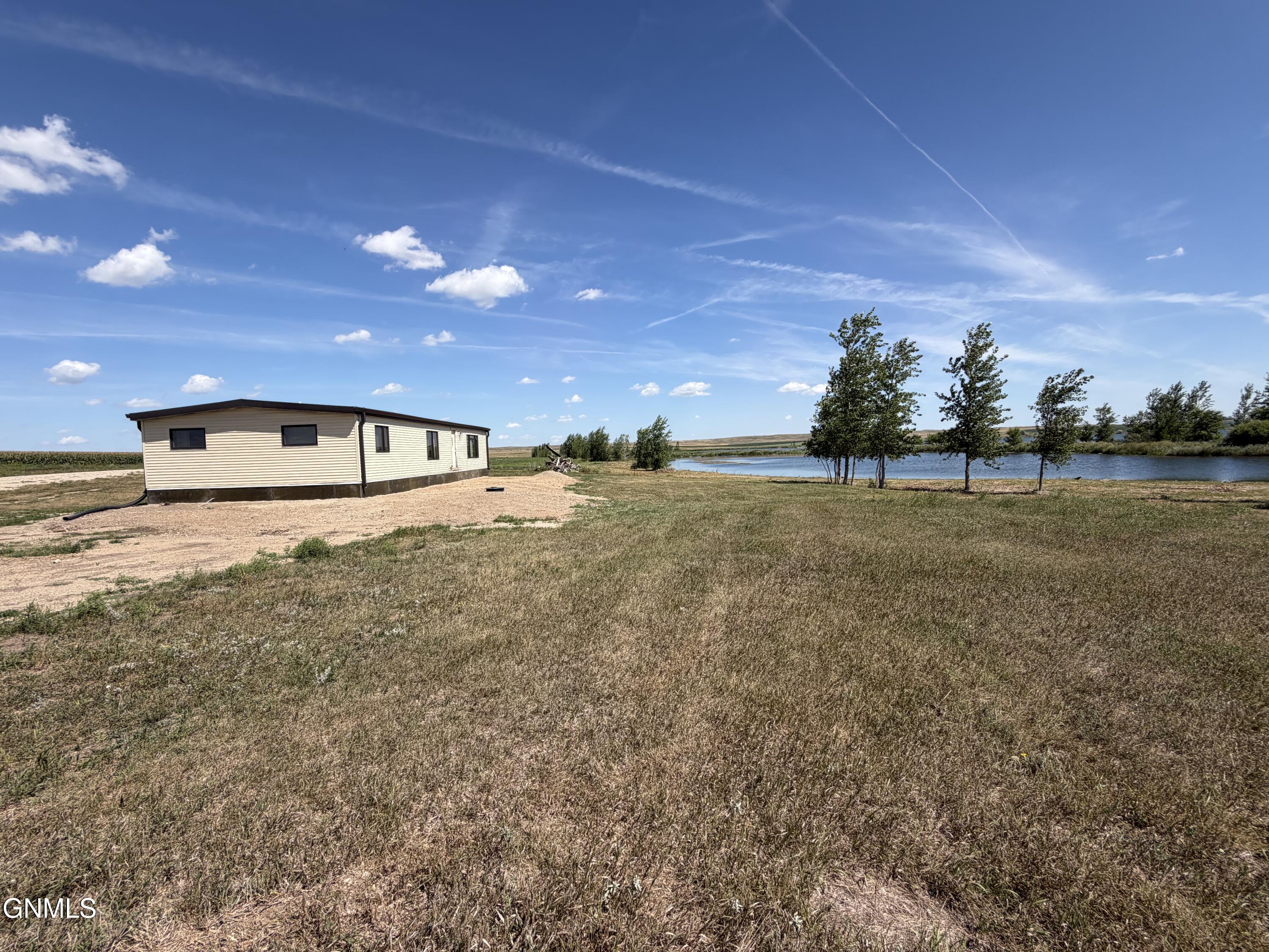 122 Round Lake Road, Pettibone, ND 58475