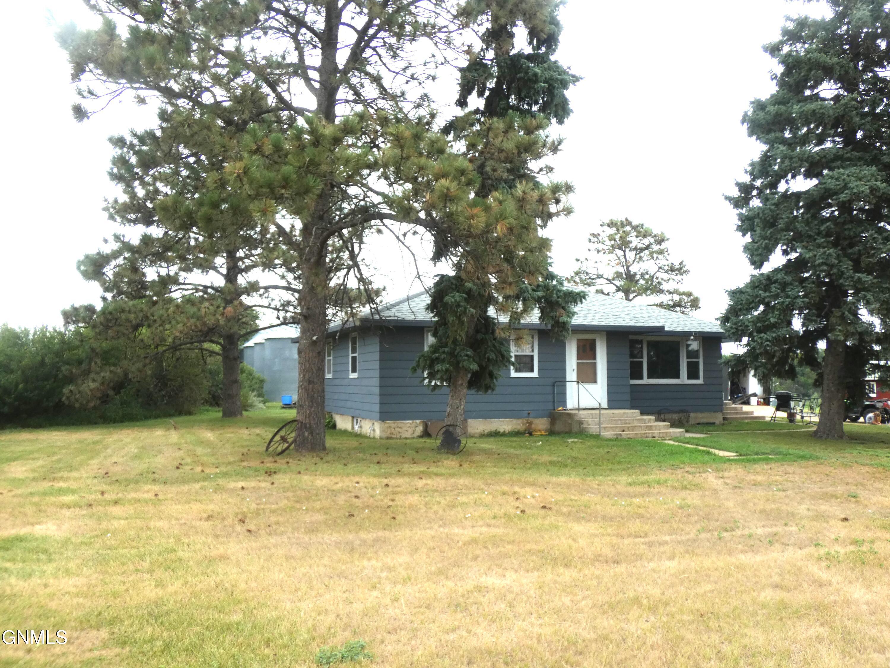 6622 11th Avenue SE, Hazelton, ND 58544