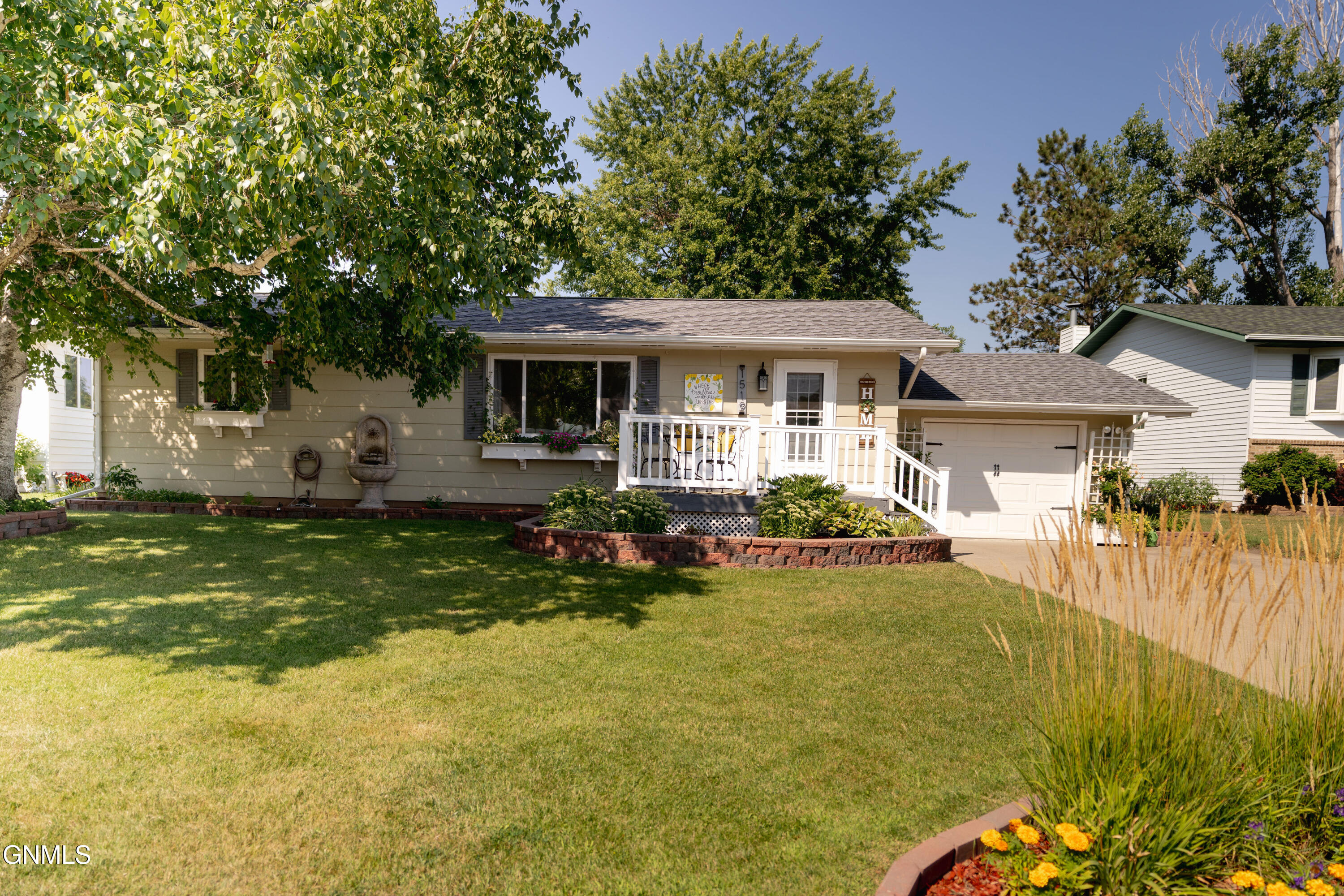 1519 7th Avenue NE, Jamestown, ND 58401